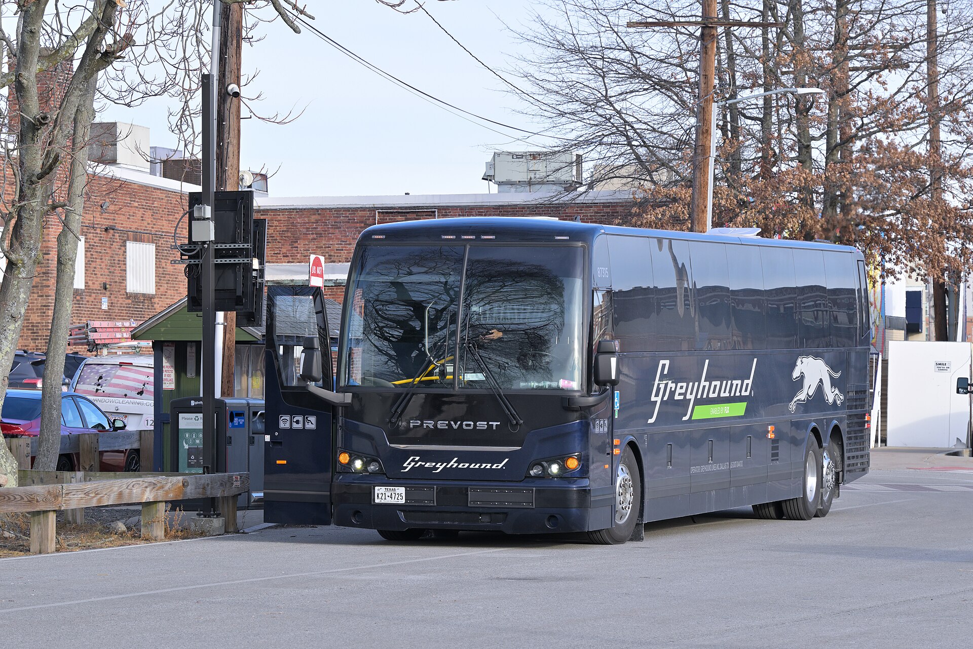 Imagem de referência de Greyhound Lines, descrito nos dados abertos como empresa estadunidense de transporte rodoviário de passageiros