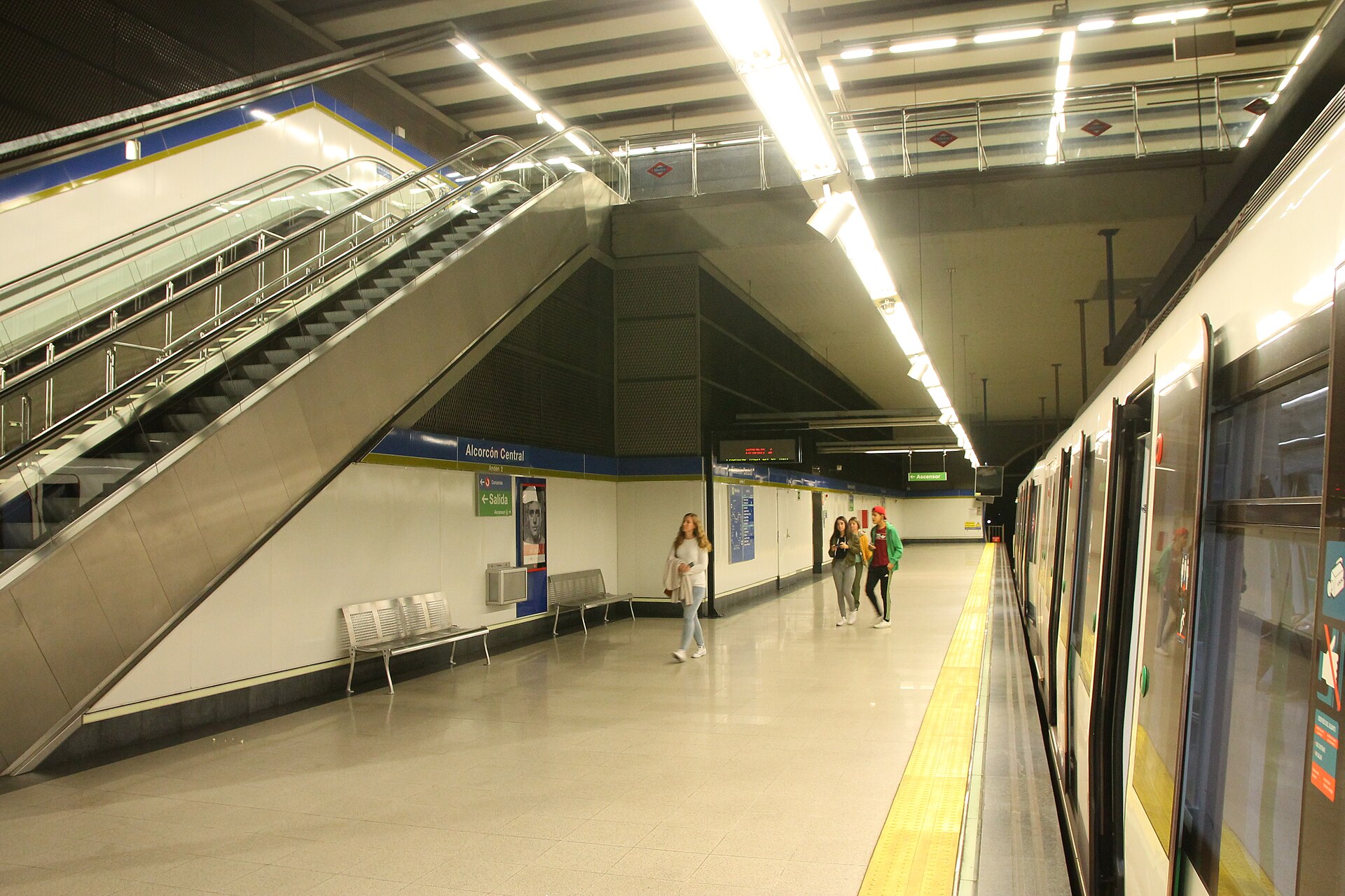 Imagem de referência de Alcorcón Central, descrito nos dados abertos como estação de metropolitano e estação subterrânea na Alcorcón na Espanha