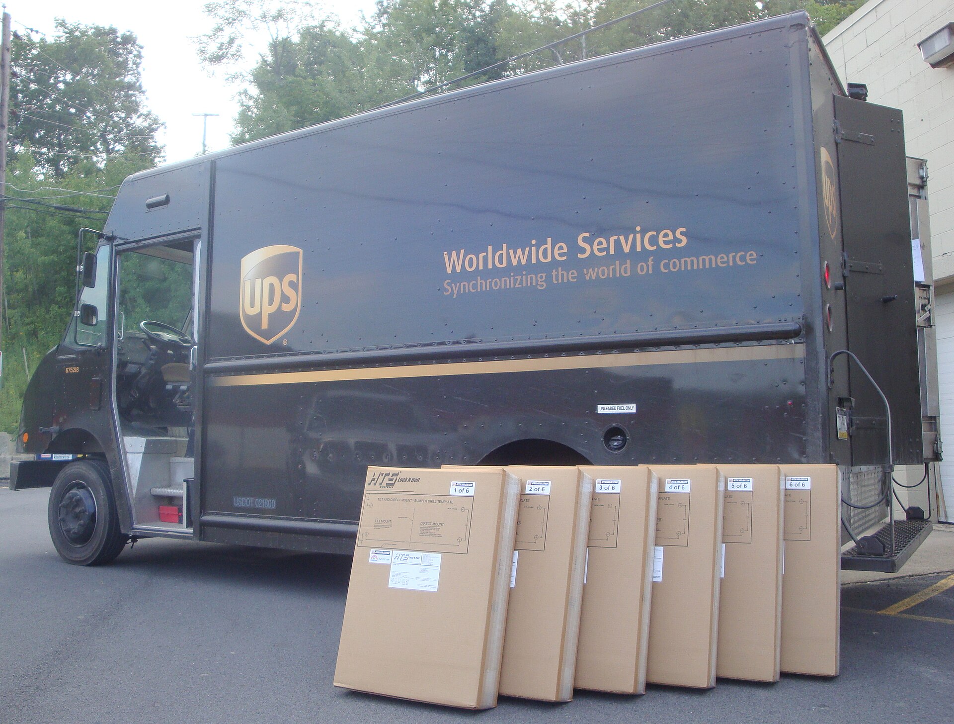 Imagem de referência de United Parcel Service, descrito nos dados abertos como empresa americana de entrega de encomendas internacionais
