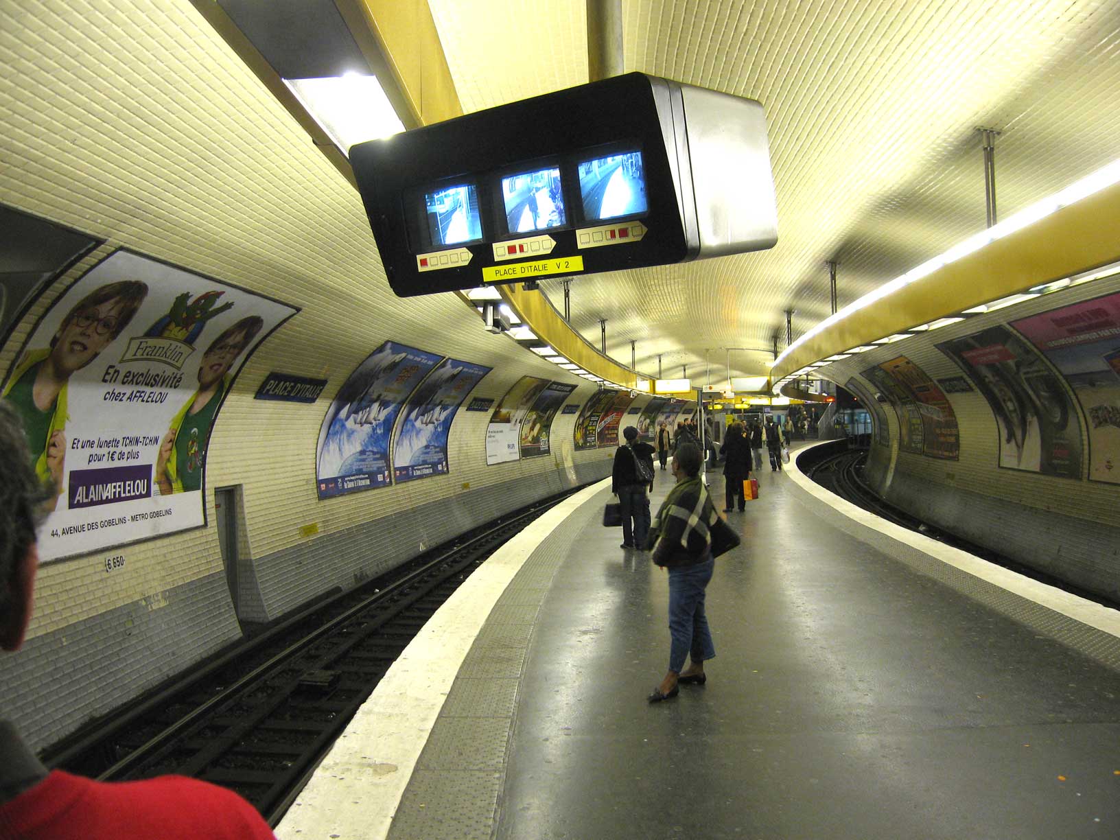 Imagem de referência de Place d'Italie, descrito nos dados abertos como estação do Metropolitano de Paris
