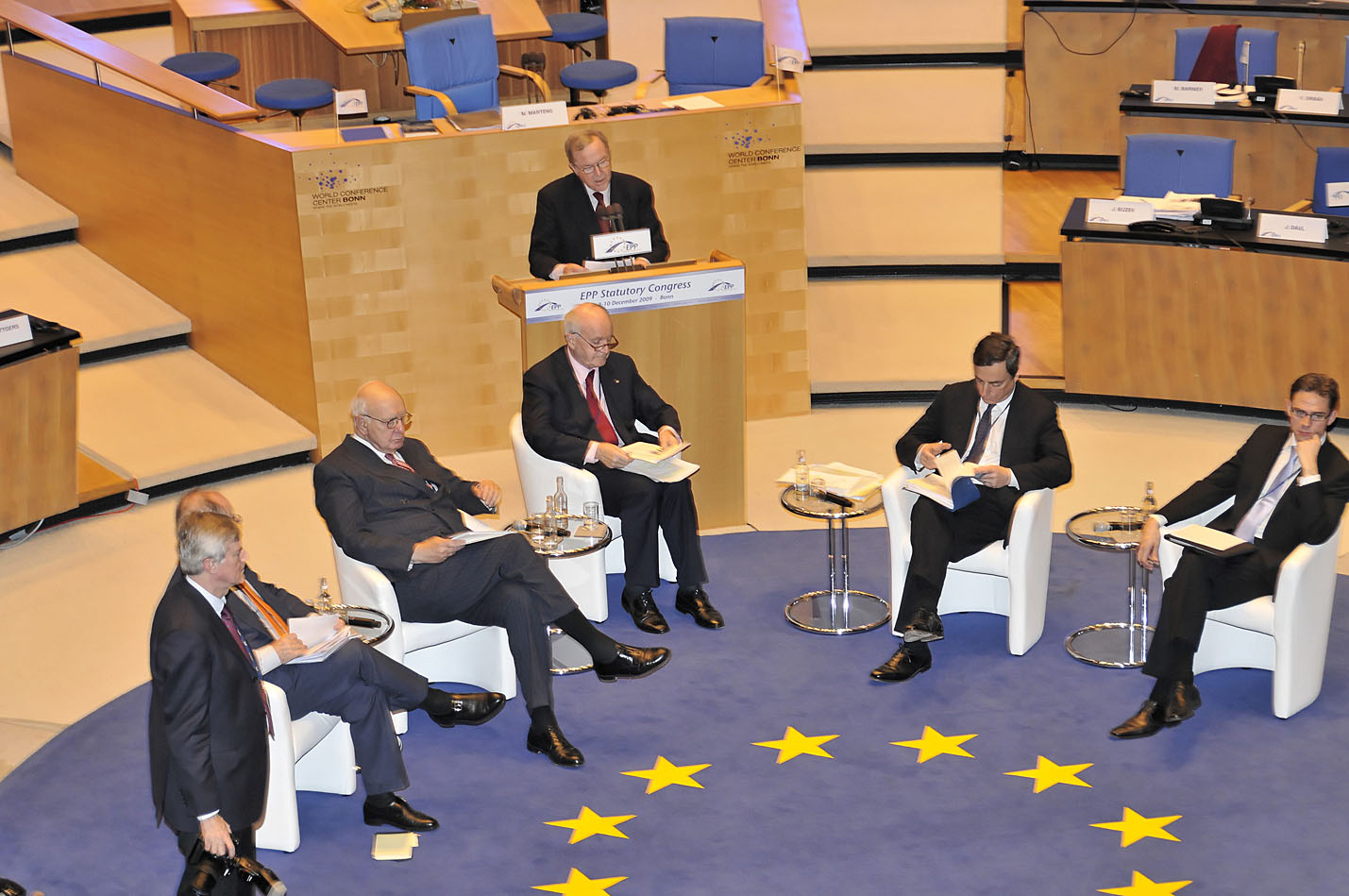 Imagem de referência relacionada a Paul Volcker, item descrito como registro de referência sobre Paul Volcker, organizado a partir de dados estruturados abertos