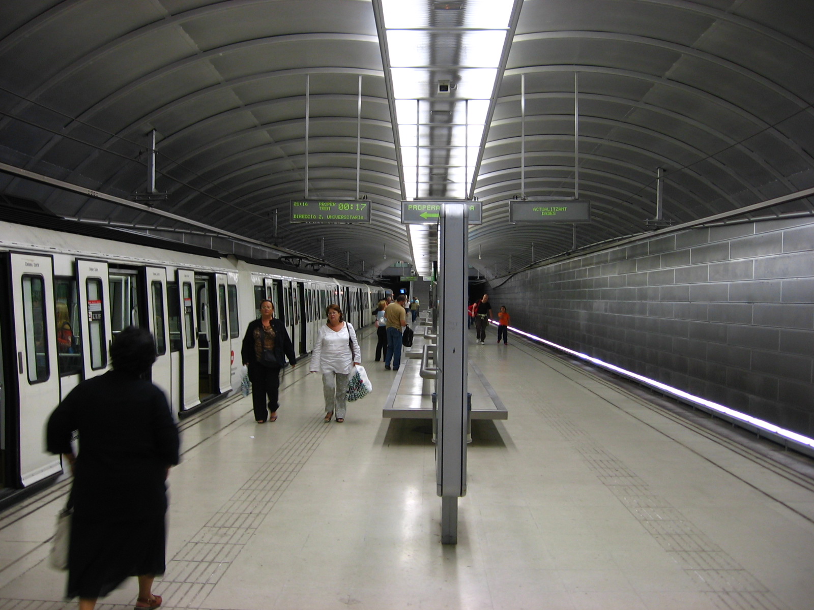 Imagem de referência de Estação Canyelles, descrito nos dados abertos como estação do metrô de Barcelona