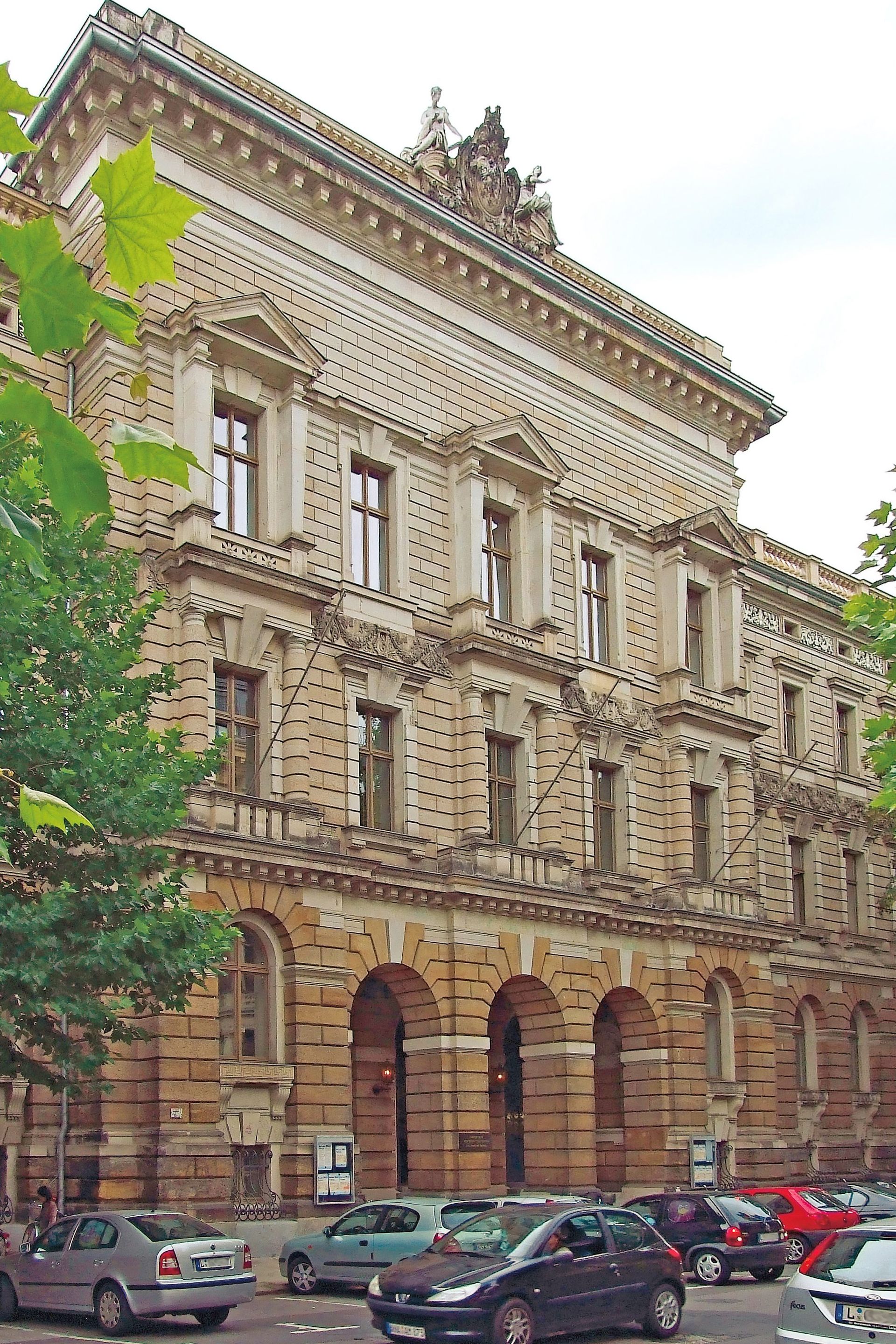 Imagem de referência de Escola Superior de música e arte dramática Felix Mendelssohn Bartholdy, descrito nos dados abertos como universidade pública em Leipzig, Alemanha