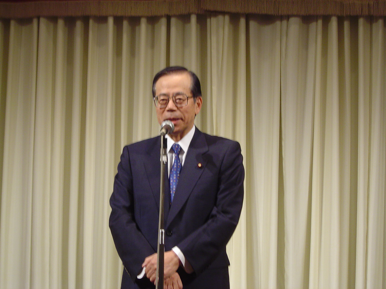 Imagem de referência relacionada a Yasuo Fukuda, item descrito como político japonês, ex-primeiro-ministro do Japão