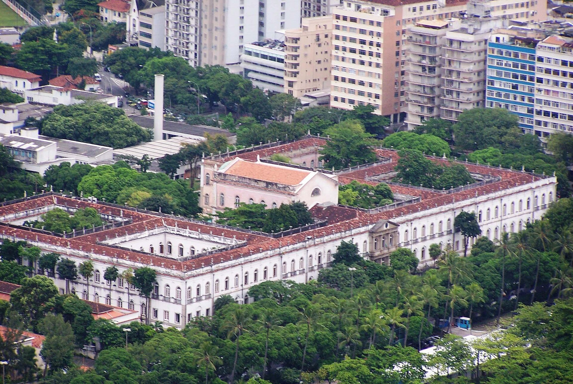 Imagem de referência de Universidade Federal do Rio de Janeiro, descrito nos dados abertos como universidade pública federal em Rio de Janeiro, Rio de Janeiro