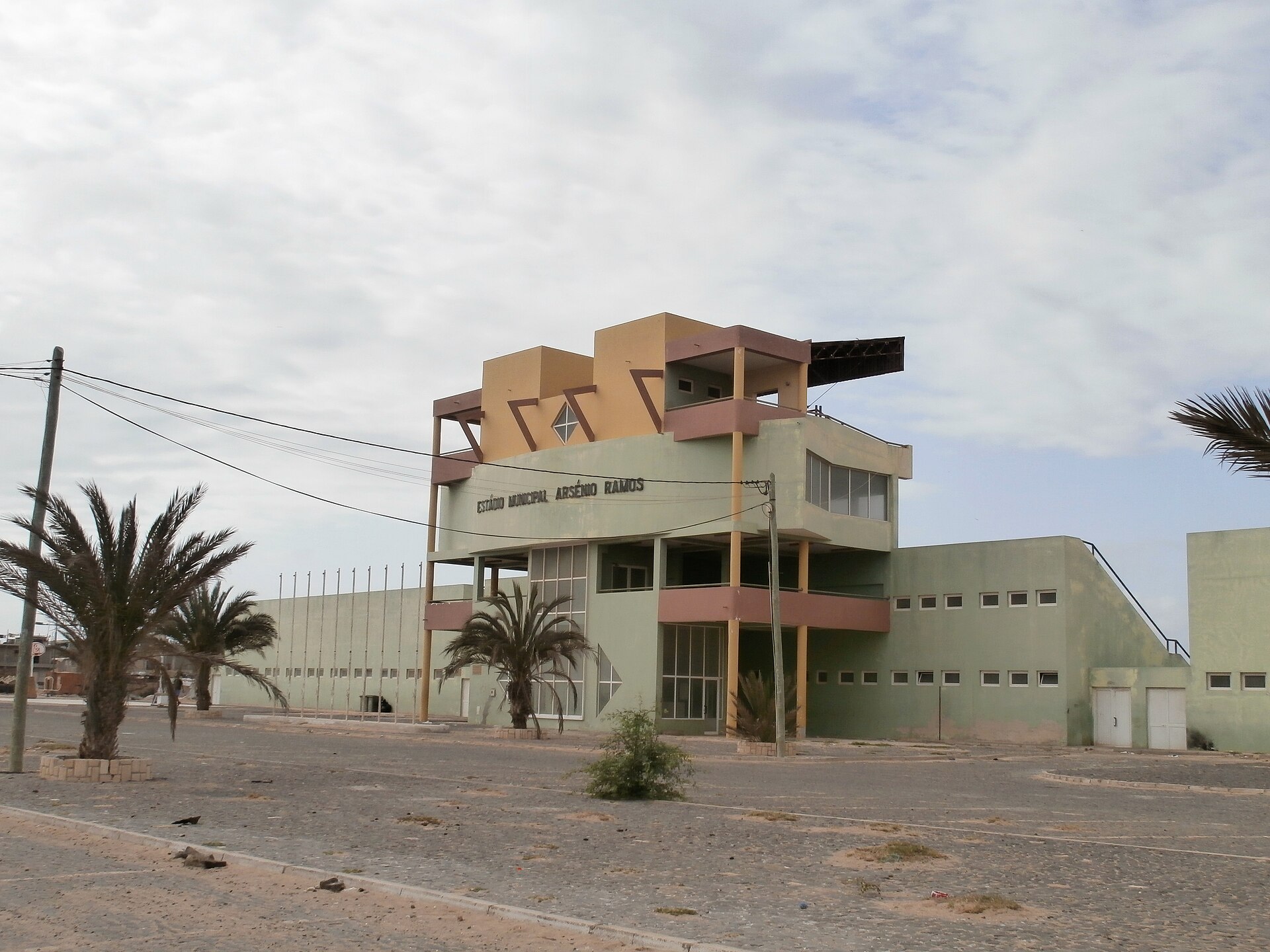 Imagem de referência de Estádio Municipal Arsénio Ramos, descrito nos dados abertos como estádio em Sal Rei, Cabo Verde