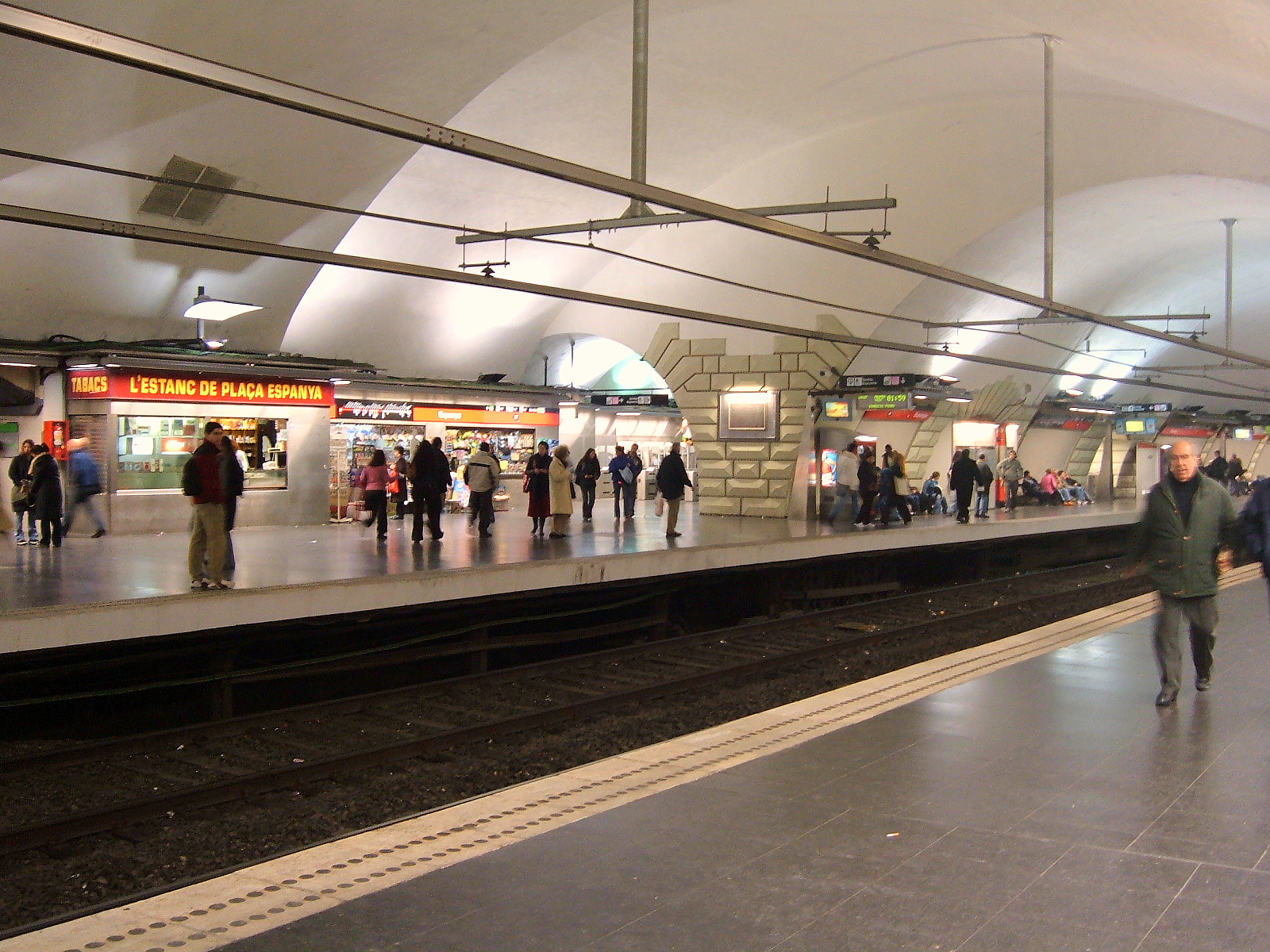 Imagem de referência de Estação Espanya, descrito nos dados abertos como estação do metrô de Barcelona