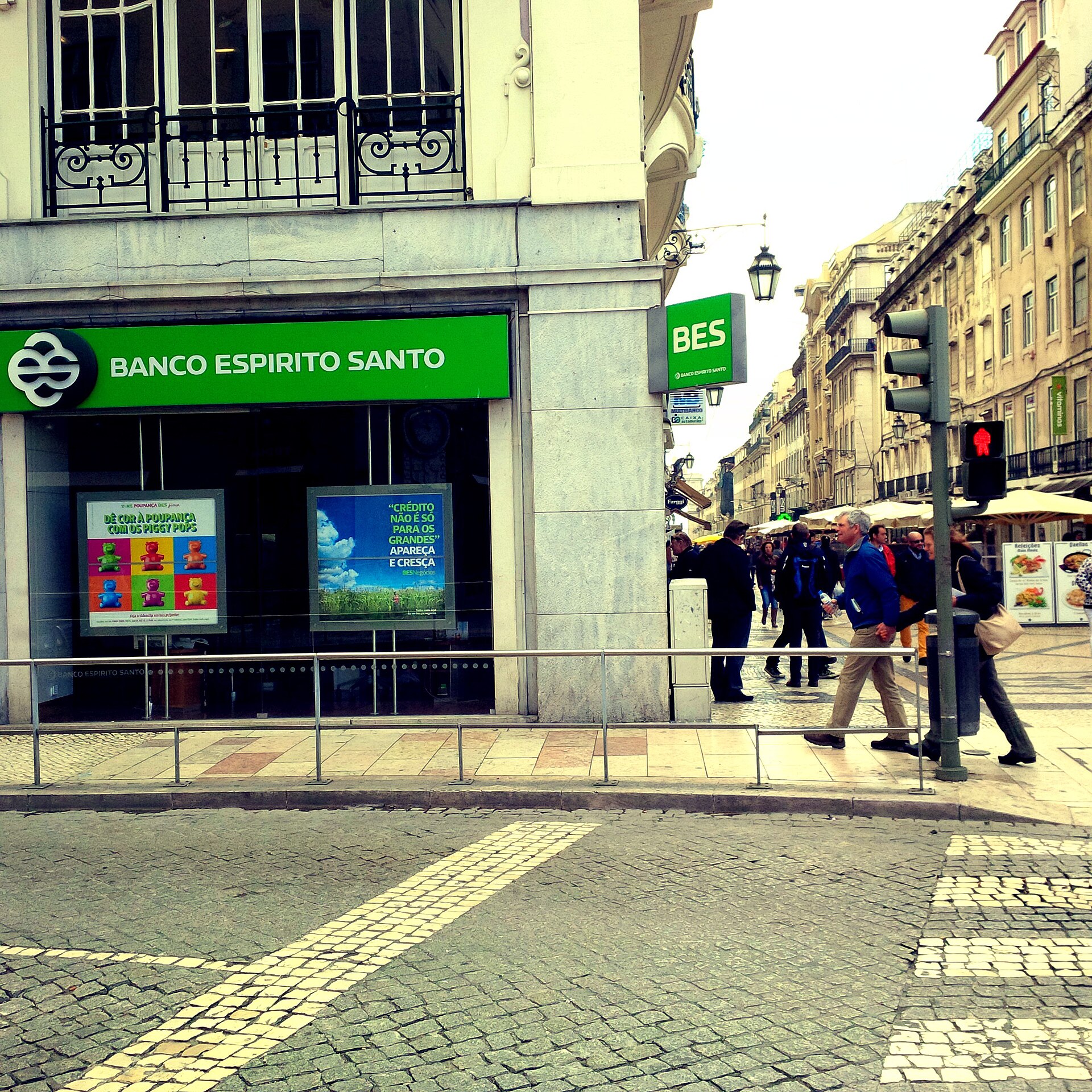 Imagem de referência de Banco Espírito Santo, descrito nos dados abertos como banco português (1869-2014)