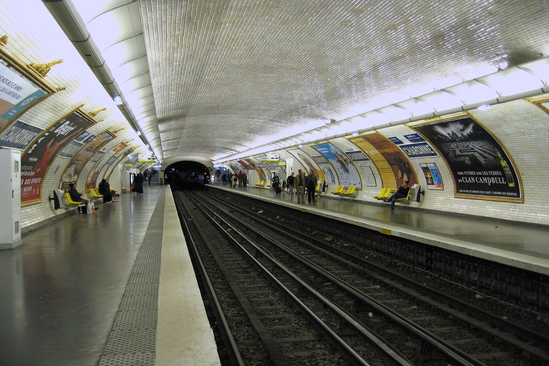 Imagem de referência de Charonne, descrito nos dados abertos como estação do Metropolitano de Paris