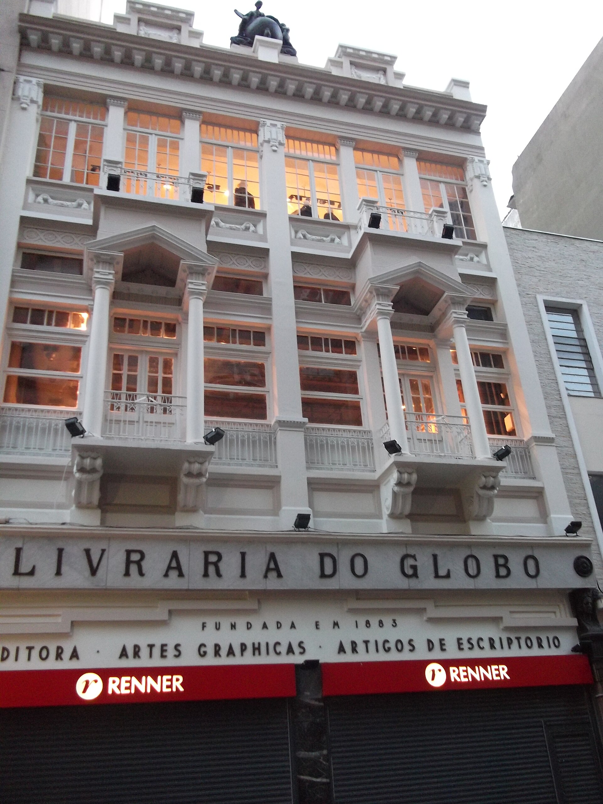 Imagem de referência de Livraria do Globo, descrito nos dados abertos como empresa gráfica e editorial. Proprietária de edificação histórica em Porto Alegre, RS, Brasil