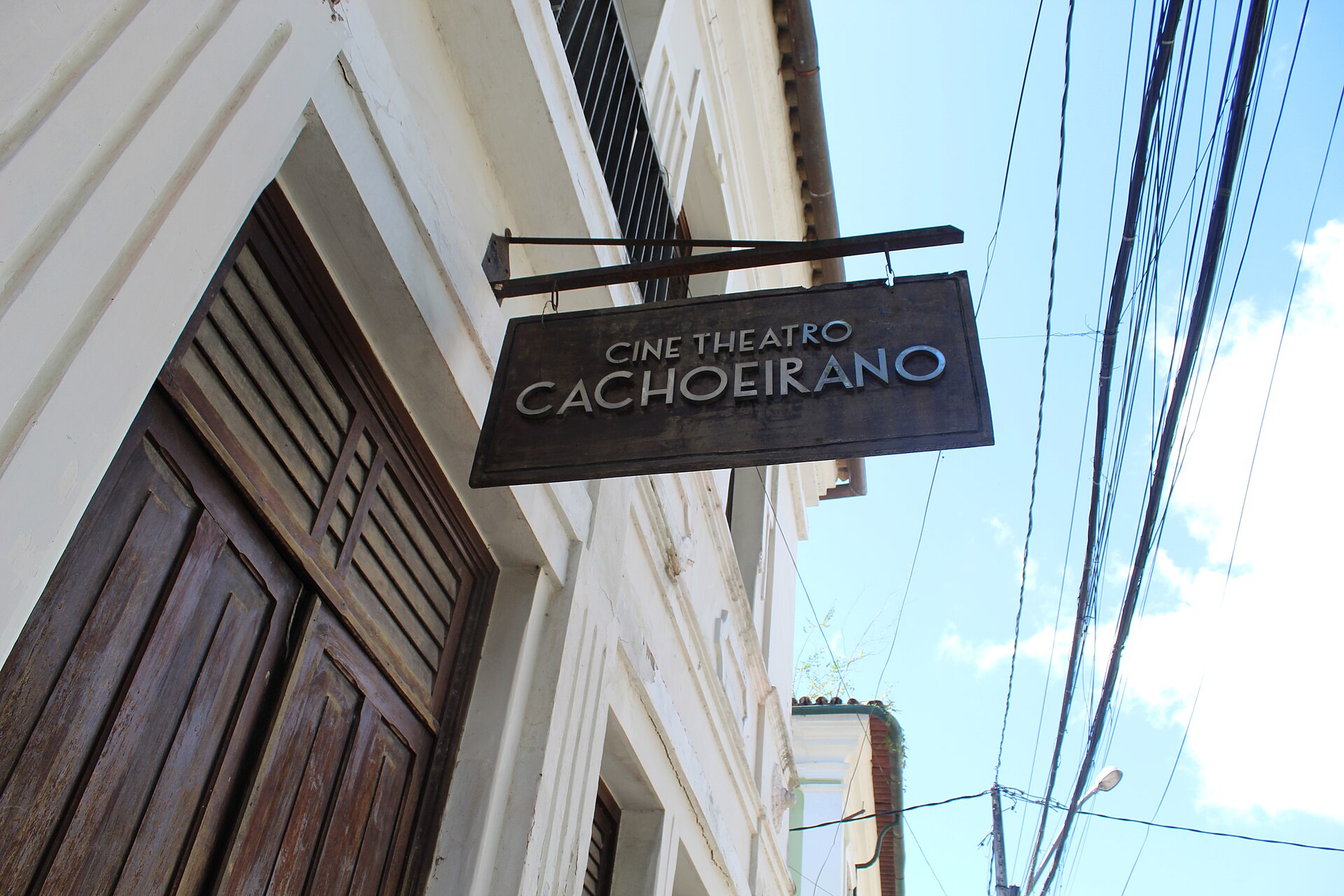 Imagem de referência de Cine Theatro Cachoeirano, descrito nos dados abertos como cine teatro em prédio histórico da cidade de Cachoeira, Bahia