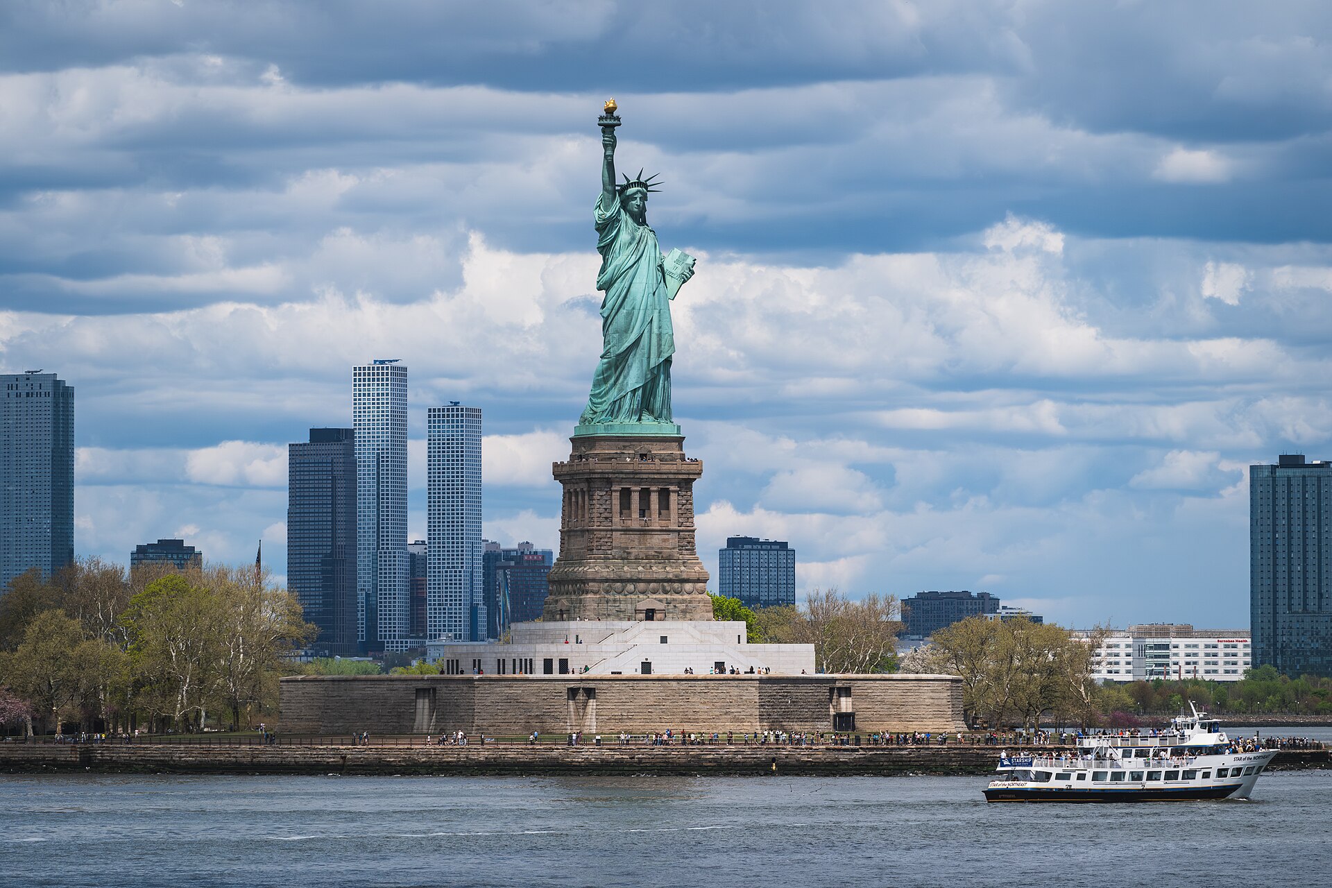 Imagem de referência de Estátua da Liberdade, descrito nos dados abertos como monumento na Ilha da Liberdade na cidade de Nova Iorque, Estados Unidos