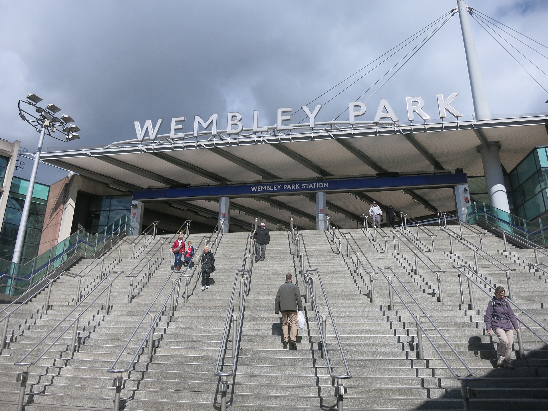 Imagem de referência de Wembley Park (Metropolitano de Londres), descrito nos dados abertos como estação do metrô de Londres