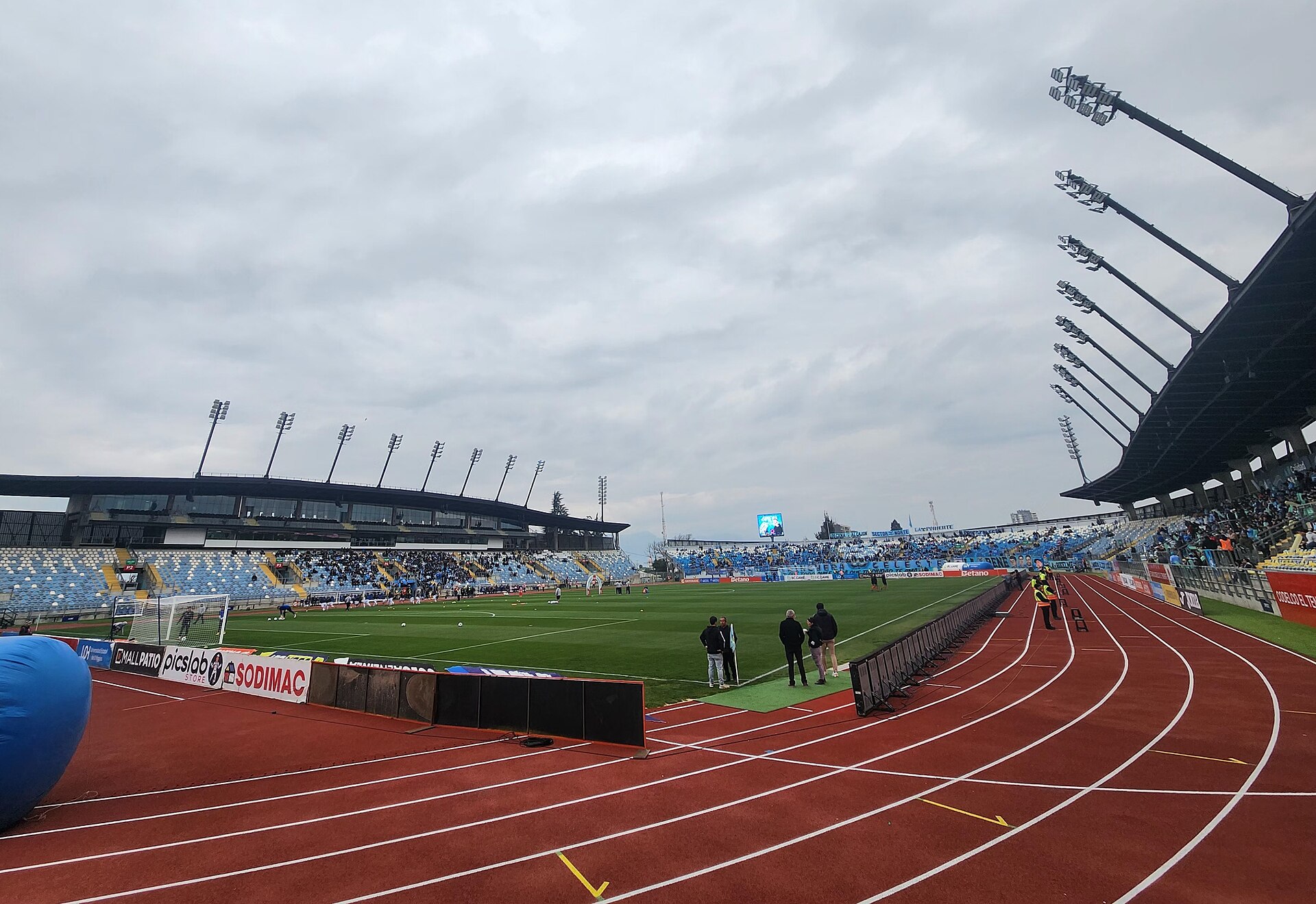 Imagem de referência de Estádio El Teniente, descrito nos dados abertos como estádio poliesportivo no Chile