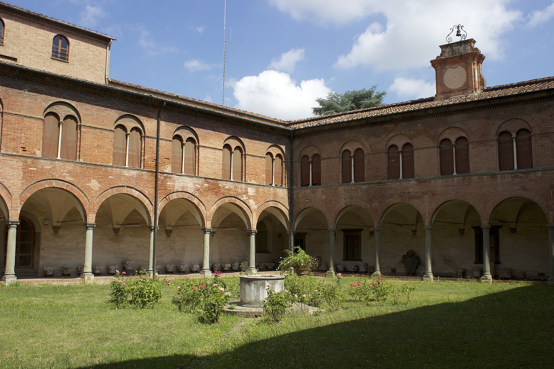 Imagem de referência de Museu Nacional de San Matteo, descrito nos dados abertos como museu nacional de arte em Pisa