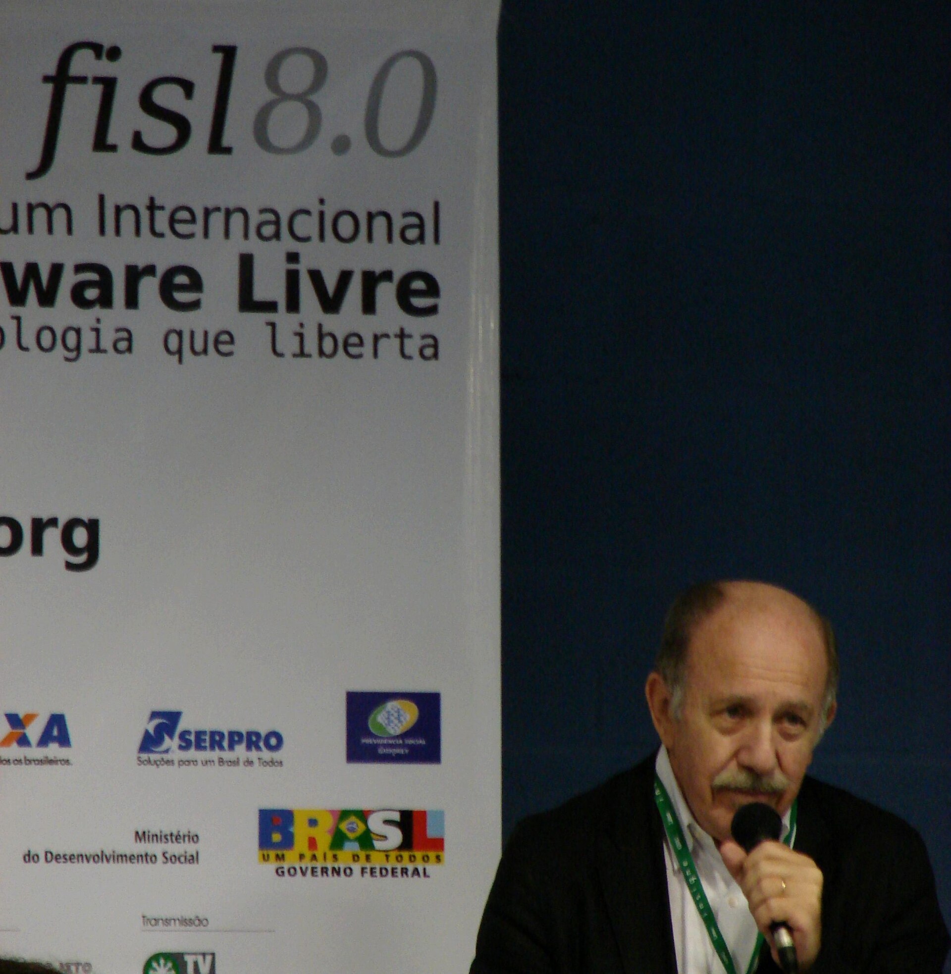 Imagem de referência relacionada a Paul Singer, item descrito como economista e ex-secretário nacional de Economia Solidária do Brasil