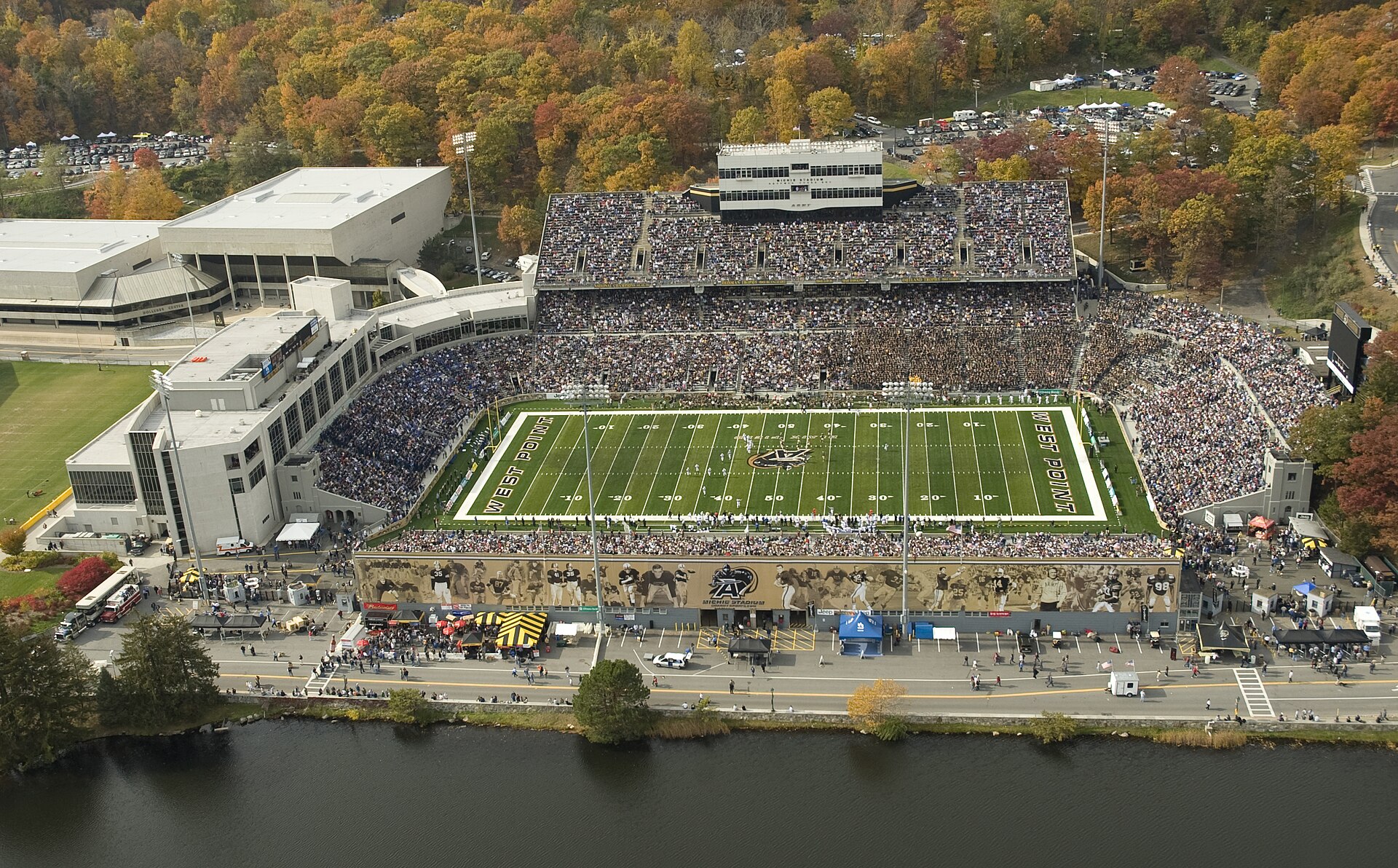 Imagem de referência de Michie Stadium, descrito nos dados abertos como estádio em Nova Iorque, Estados Unidos