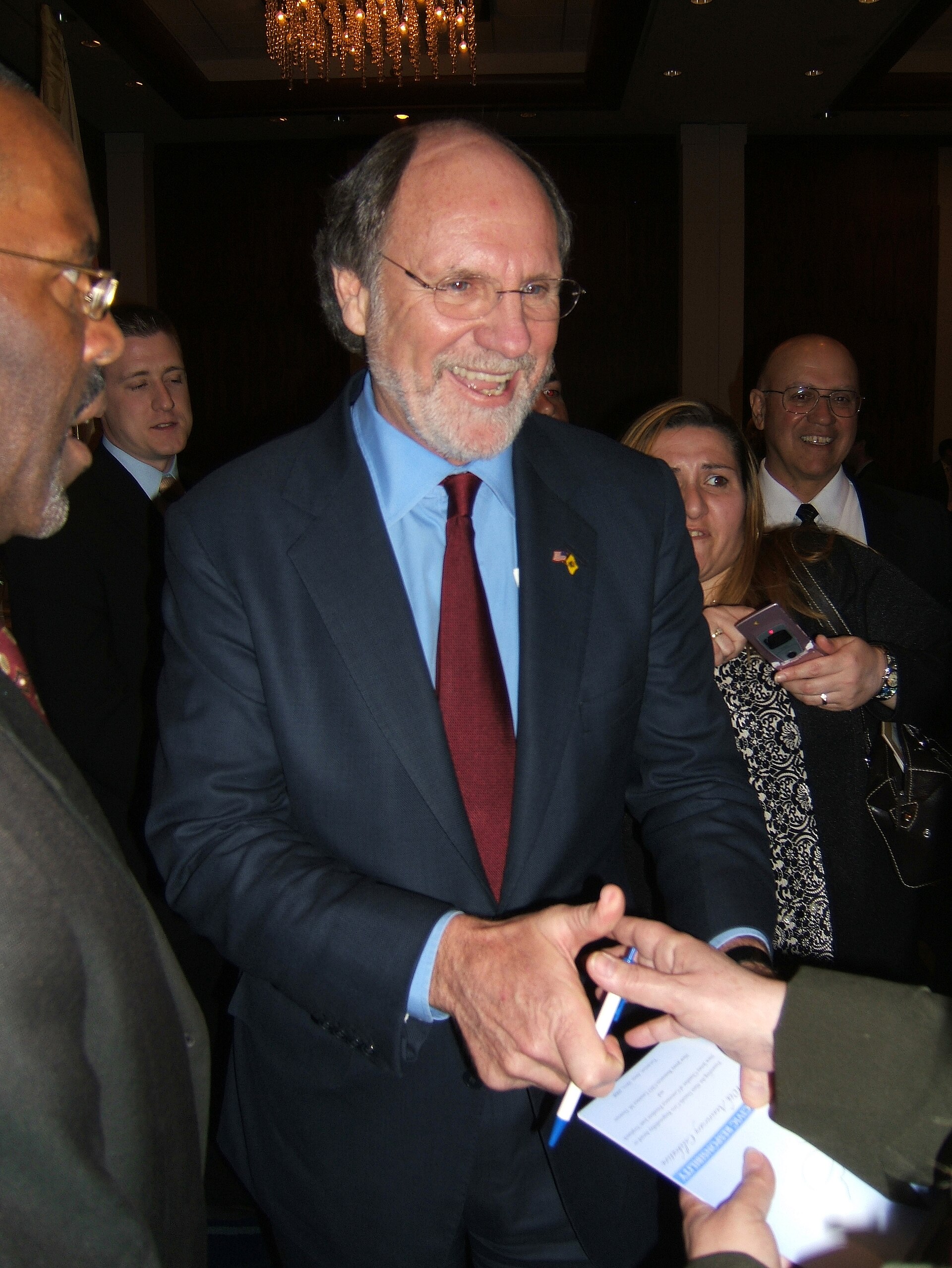 Imagem de referência de Jon Corzine, descrito nos dados abertos como diretor-geral, Estados Unidos