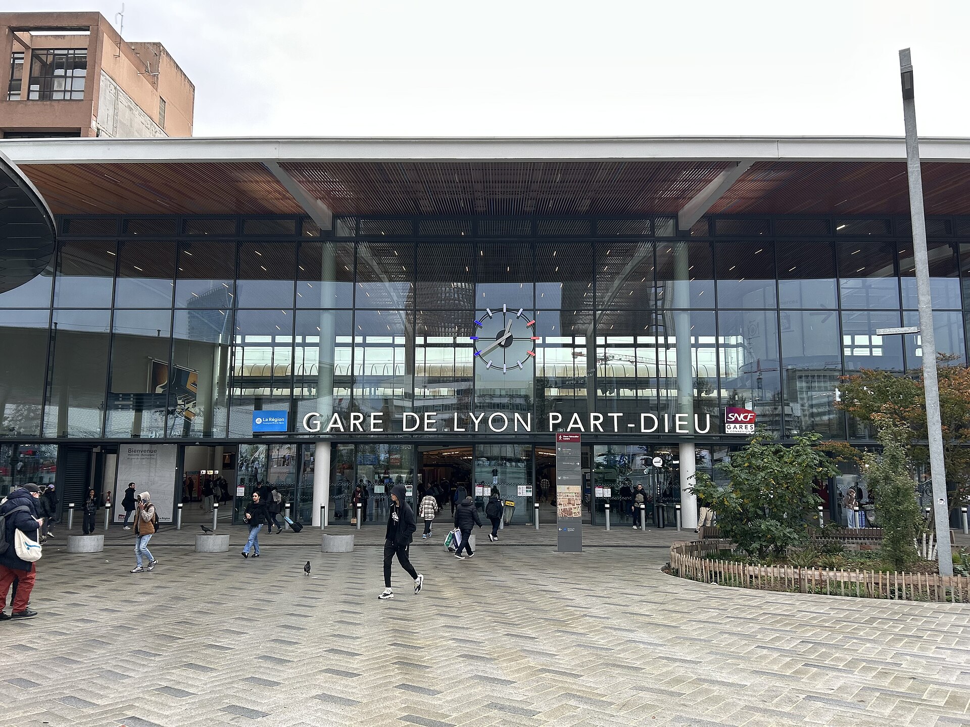 Imagem de referência de Estação de Lyon-Part-Dieu, descrito nos dados abertos como estação ferroviária de Lyon (França)