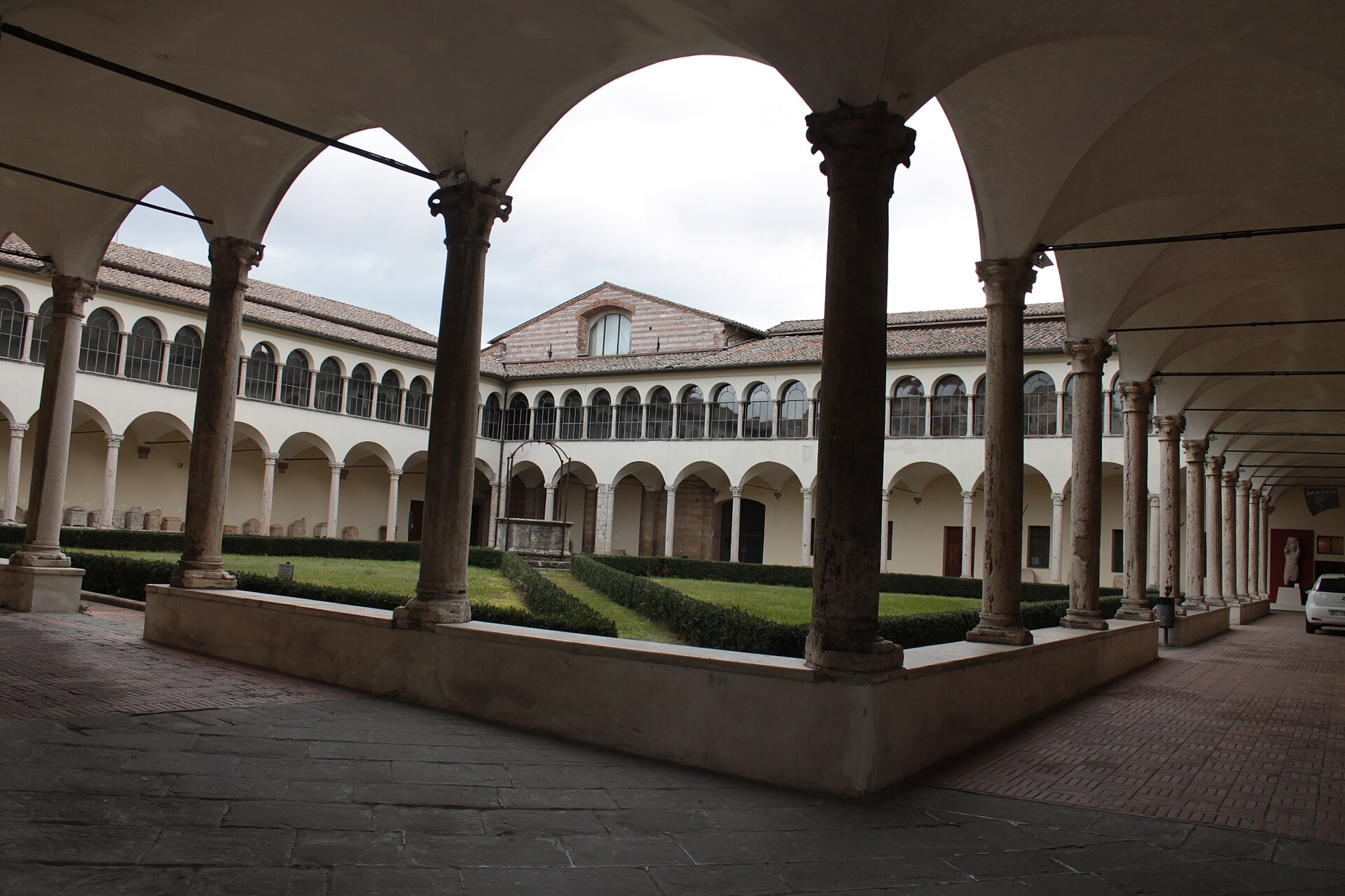 Imagem de referência de Museu Arqueológico Nacional da Úmbria, descrito nos dados abertos como museu em Perúgia, Itália