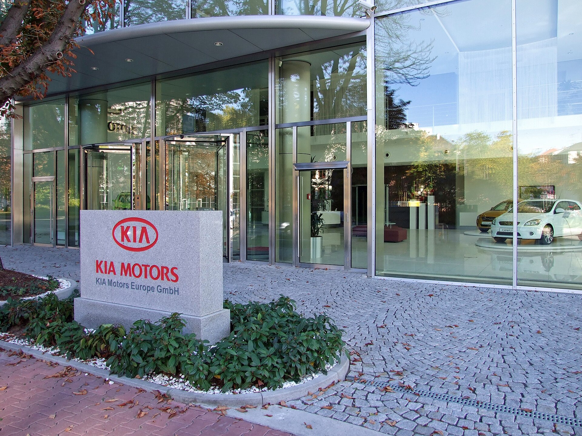 Imagem de referência de Kia Motors, descrito nos dados abertos como empresa automobilística Sul-coreana