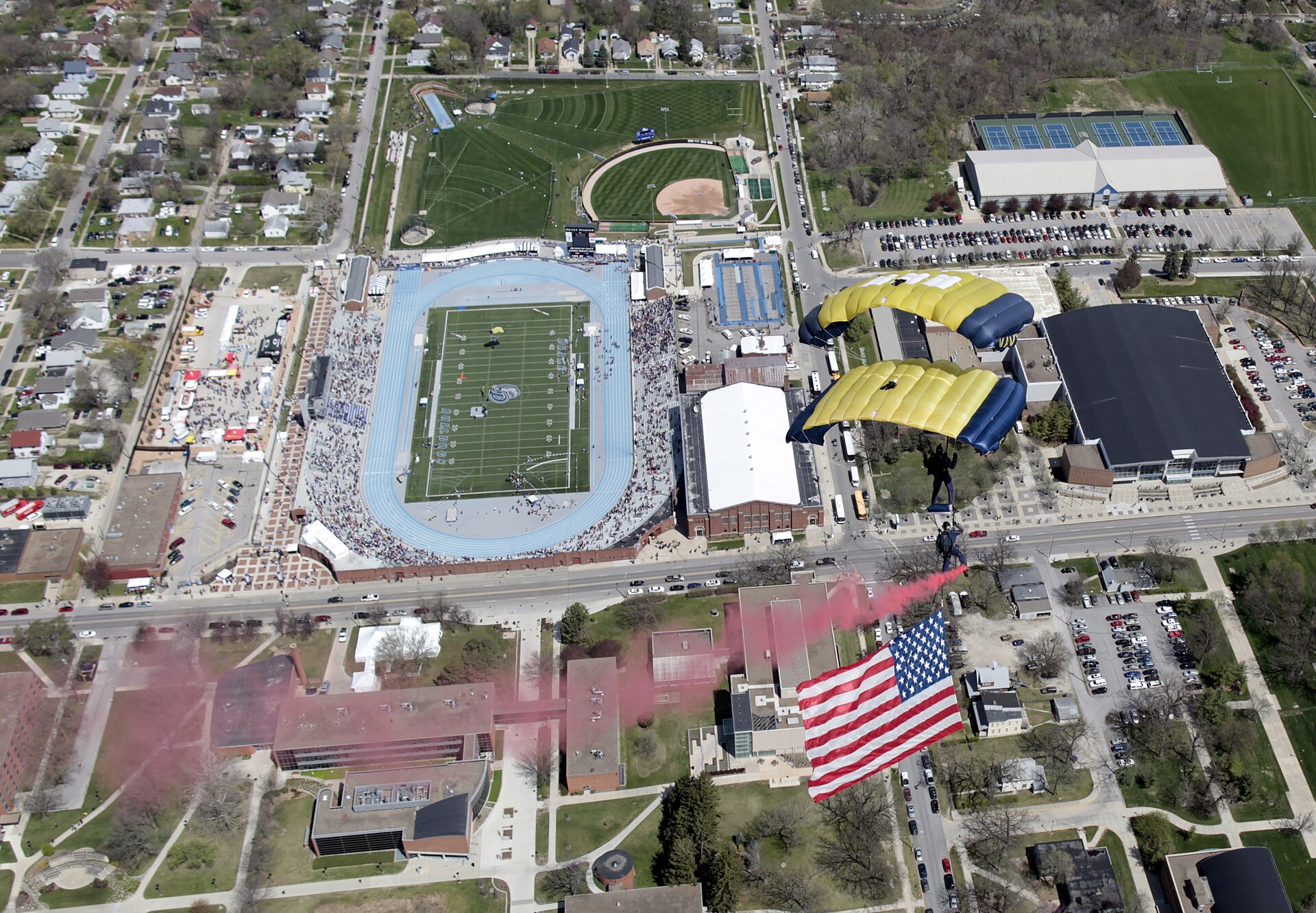 Imagem de referência de Drake Stadium, descrito nos dados abertos como estádio multiuso da Universidade de Drake