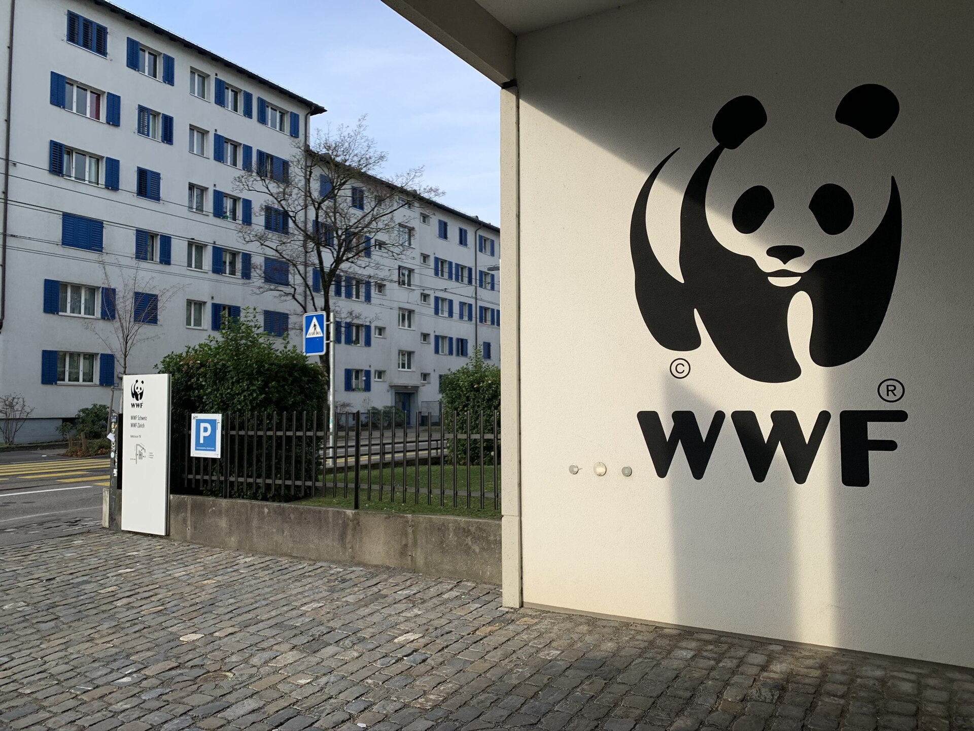 Imagem de referência de World Wide Fund for Nature, descrito nos dados abertos como organização não-governamental de 1961 de preservação da natureza e redução do impacto humano no meio ambiente