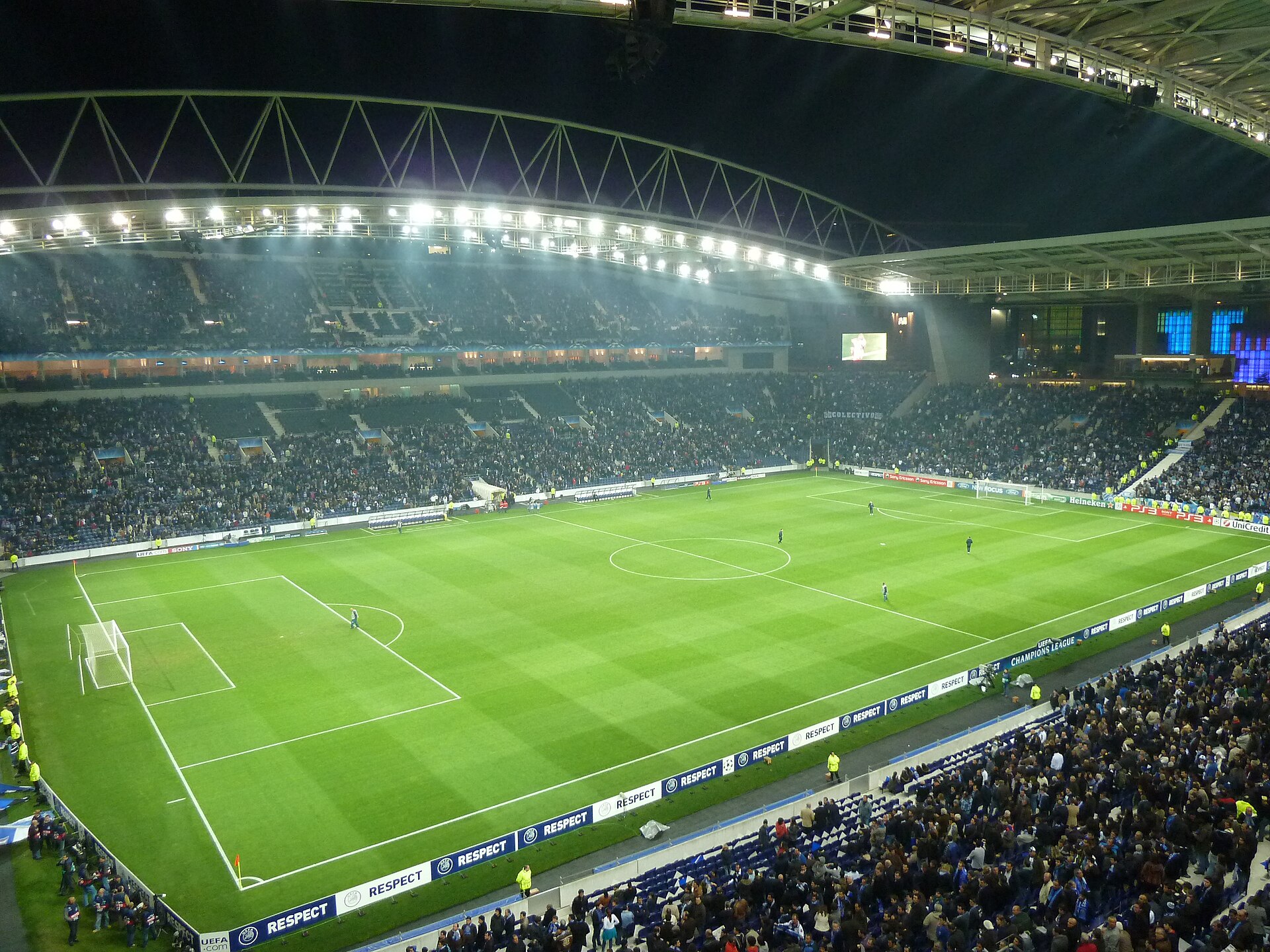 Imagem de referência de Estádio do Dragão, descrito nos dados abertos como atual estádio do Futebol Clube do Porto