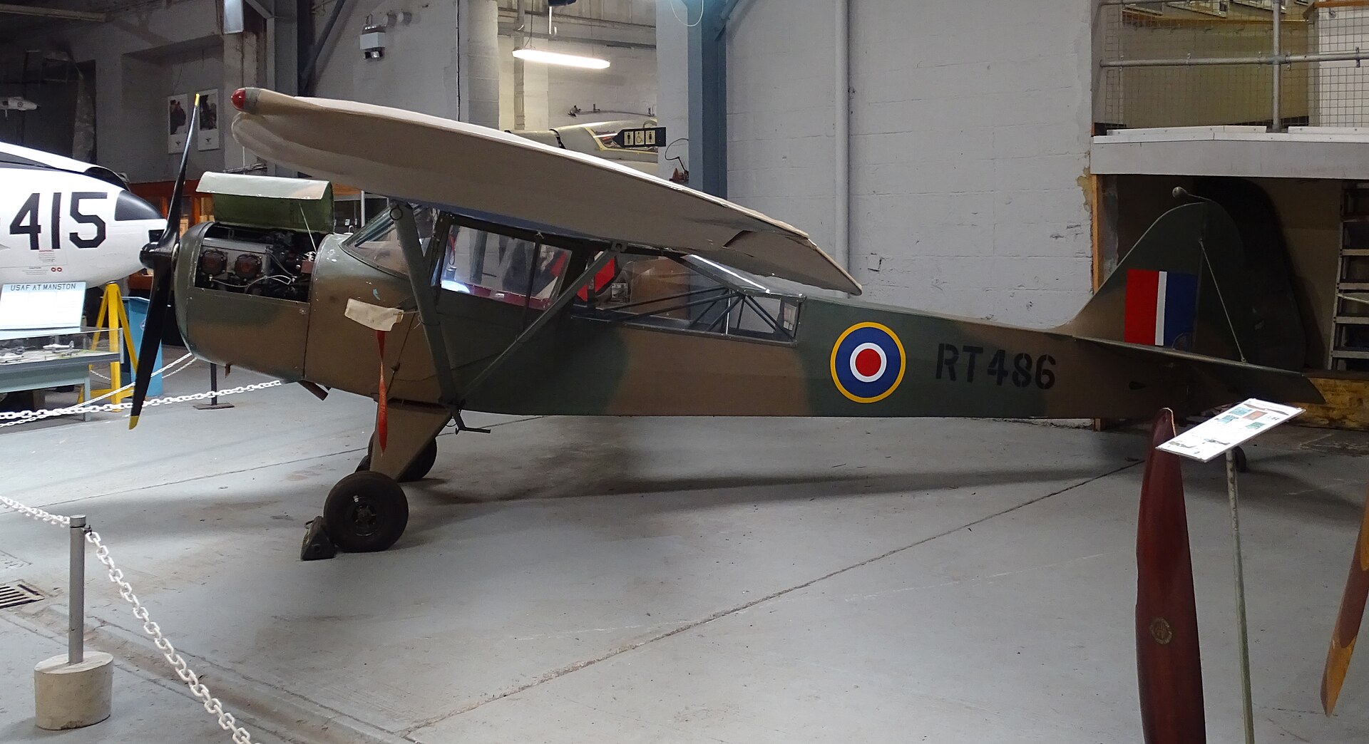 Imagem de referência relacionada a Auster, item descrito como empresa aeronáutica britânica que existiu entre 1938 e 1961