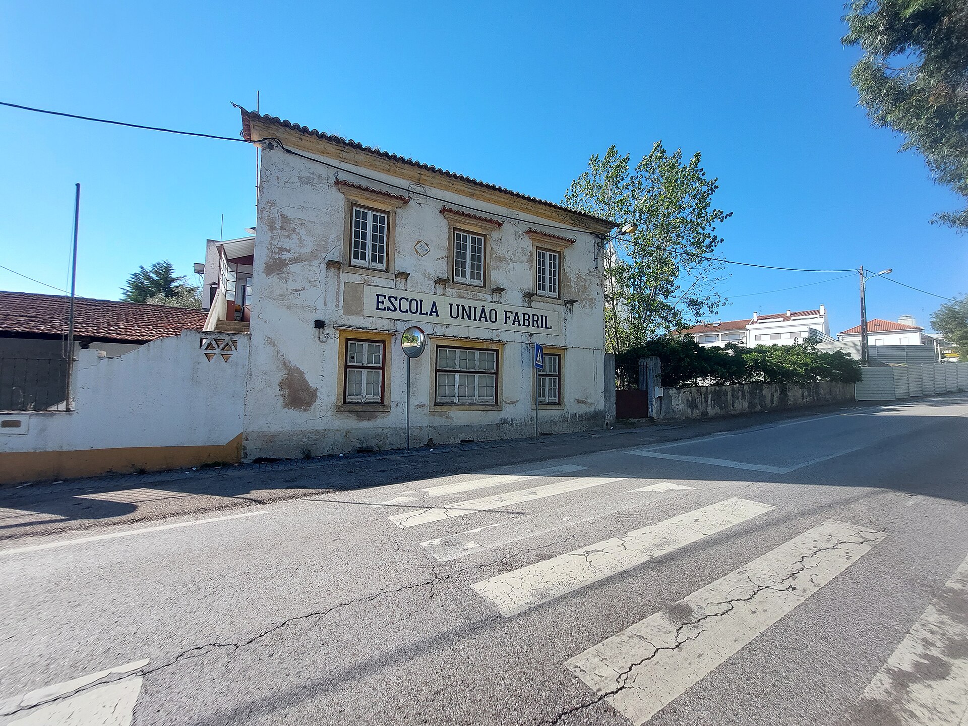 Imagem de referência de Escola União Fabril, descrito nos dados abertos como escola do séc,20, para ensino dos trabalhadores da CUF e dos seus filhos
