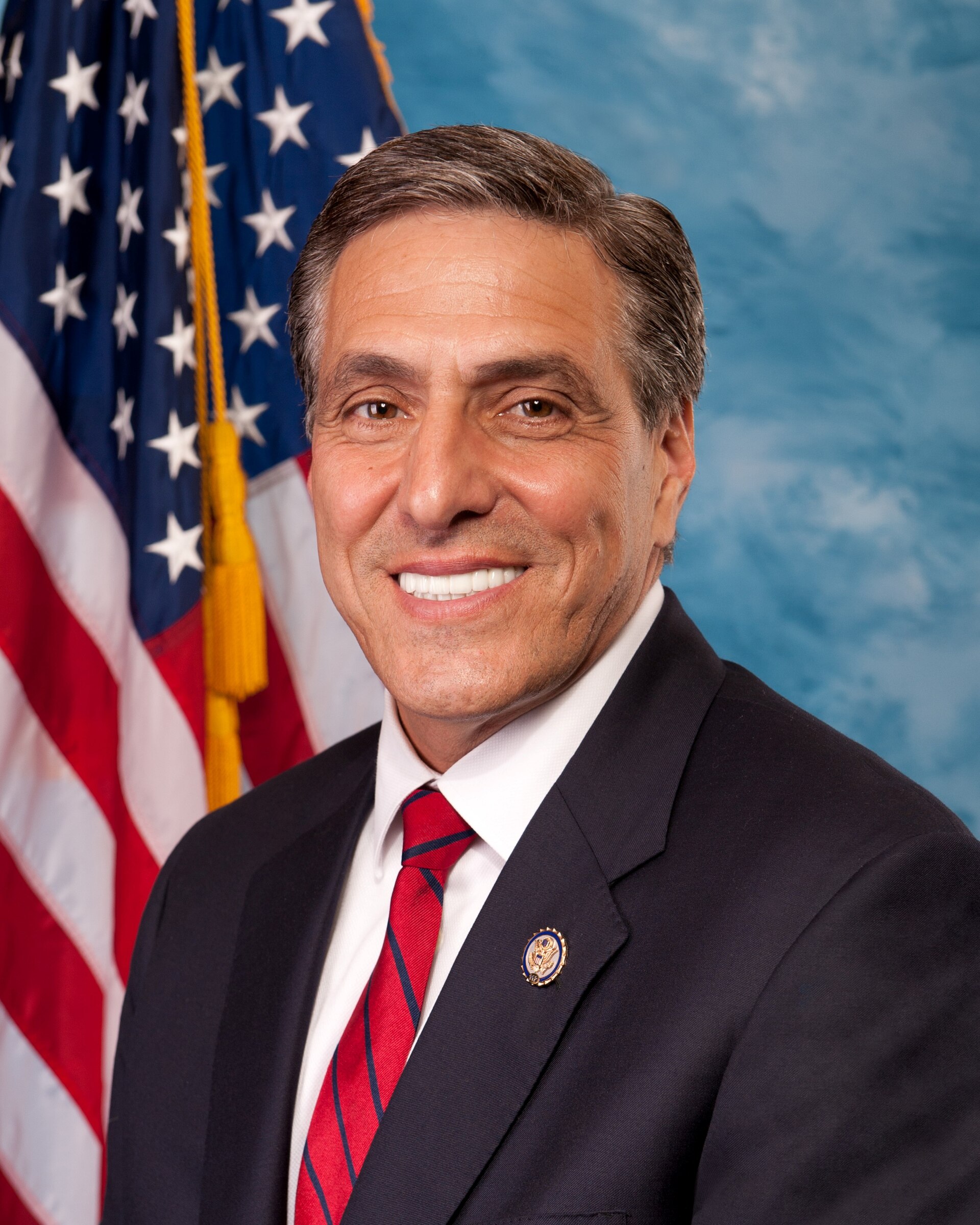 Imagem de referência relacionada a Lou Barletta, item descrito como político americano