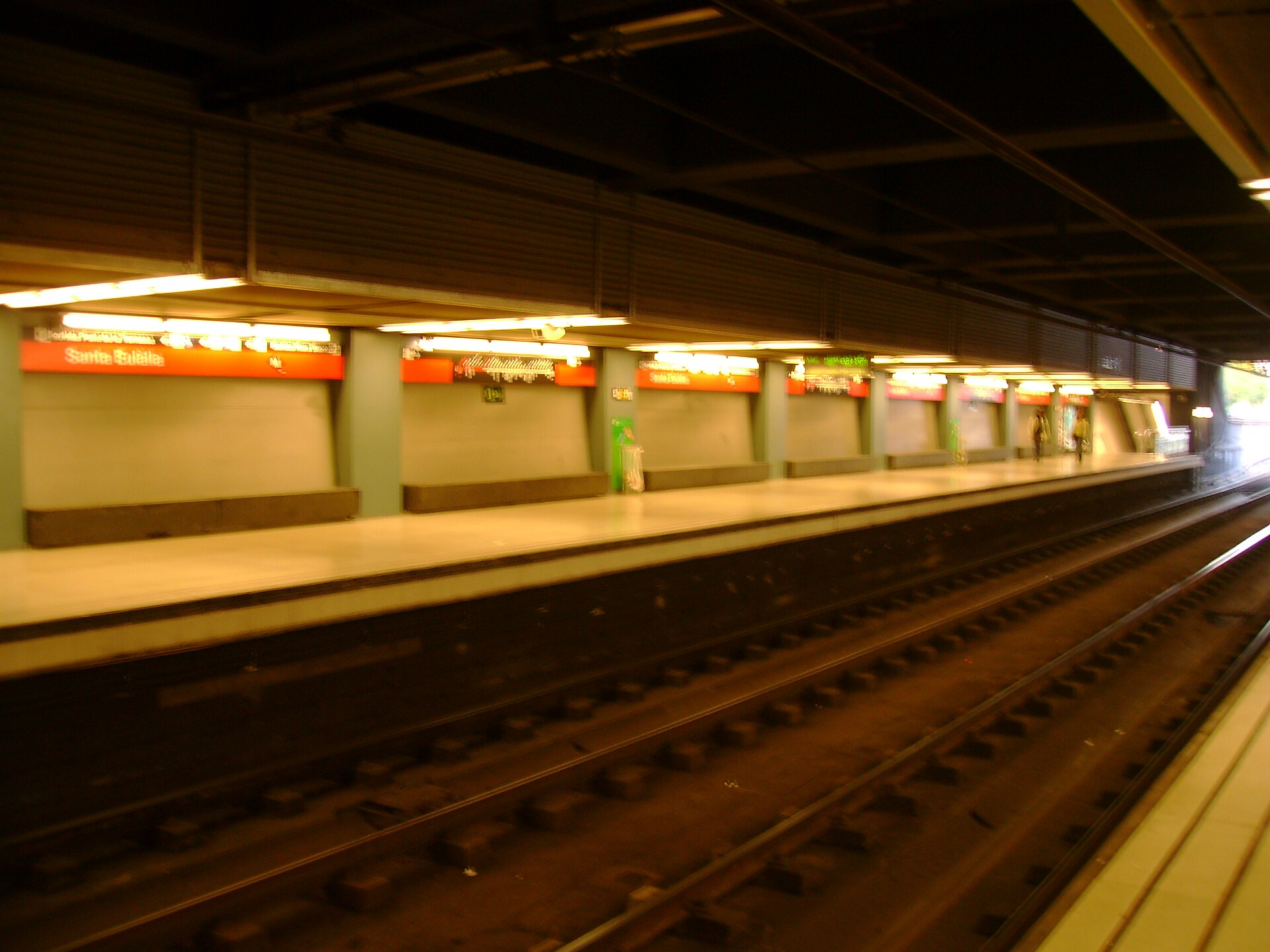 Imagem de referência de Estação Santa Eulàlia, descrito nos dados abertos como estação do metrô de Barcelona