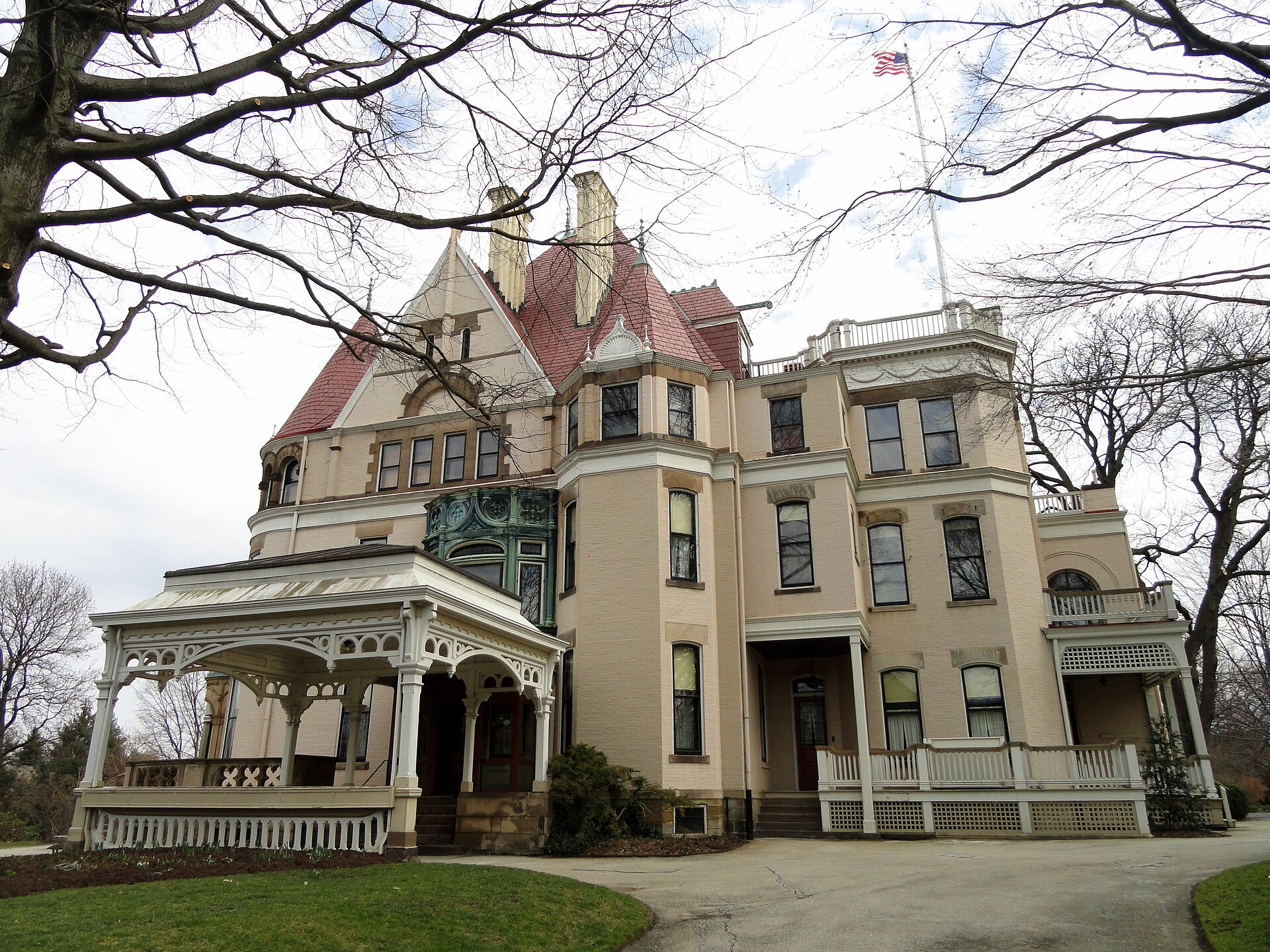 Imagem de referência de Frick Art & Historical Center, descrito nos dados abertos como conjunto de museus e edifícios históricos em Pittsburgh, Pennsylvania