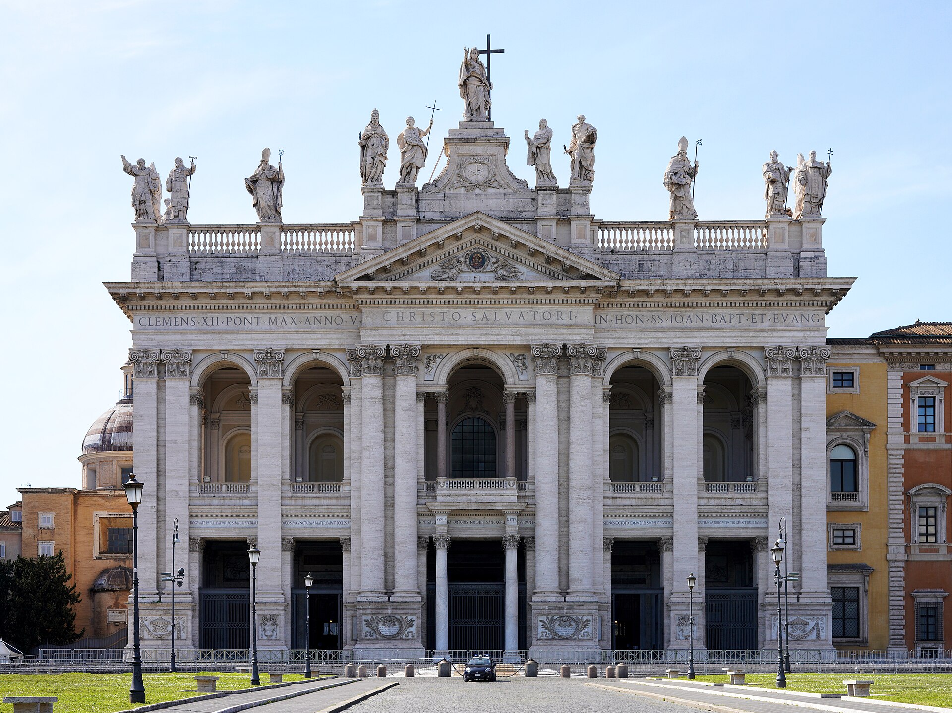 Imagem de referência de Basílica de São João de Latrão, descrito nos dados abertos como catedral em Roma, Itália