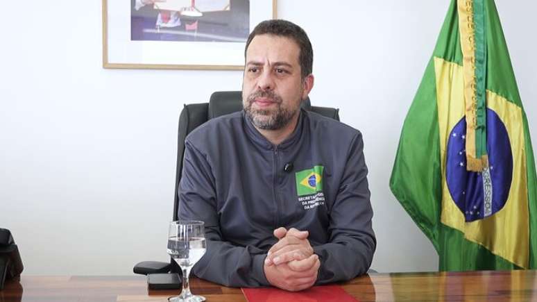 Guilherme Boulos se licencia de ministério para atuar na campanha de reeleição de Lula