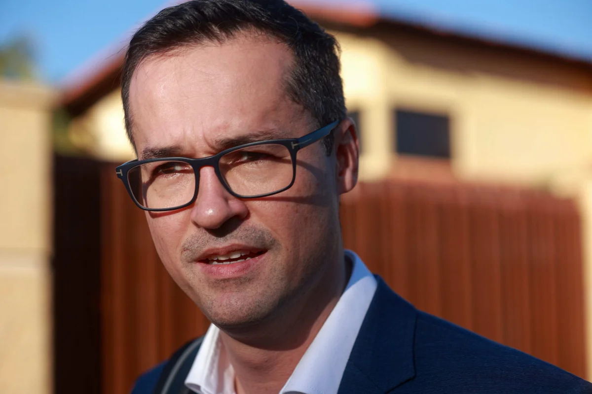 Imagem da matéria: Real Time Big Data: corrida ao Senado no Paraná tem empate de 5 candidatos