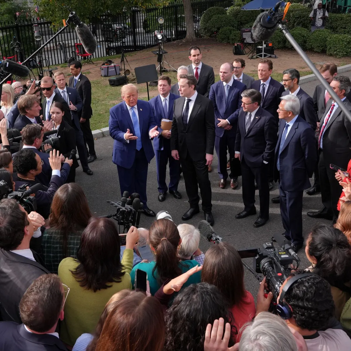 Trump afirma que empresas tecnológicas assinaram acordo para "autorregular" o desenvolvimento de IA