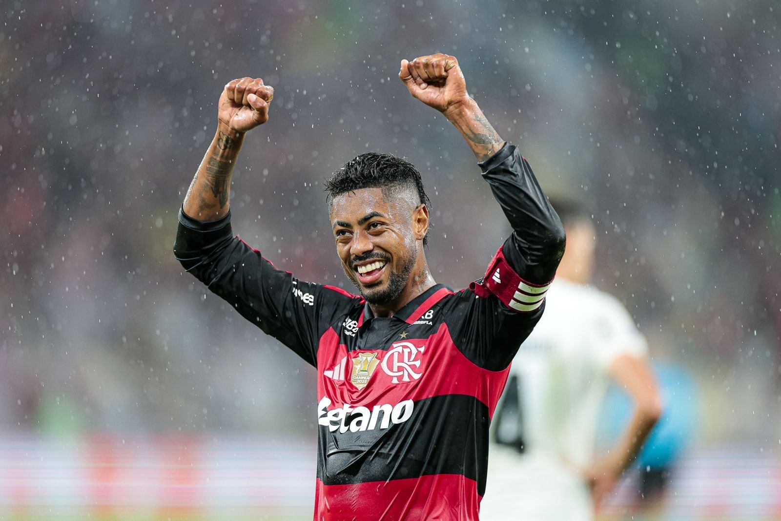 Bruno Henrique entrou e o ataque flamenguista melhorou demais. Pedro esteve mal. Enfeitando todos os lances. Não era assim até a convocação de Ancelotti Gilvan de Souza/Flamengo
