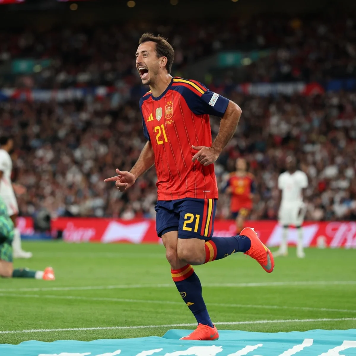 Em jogo de duas viradas, Espanha derrota a Inglaterra na Nations League