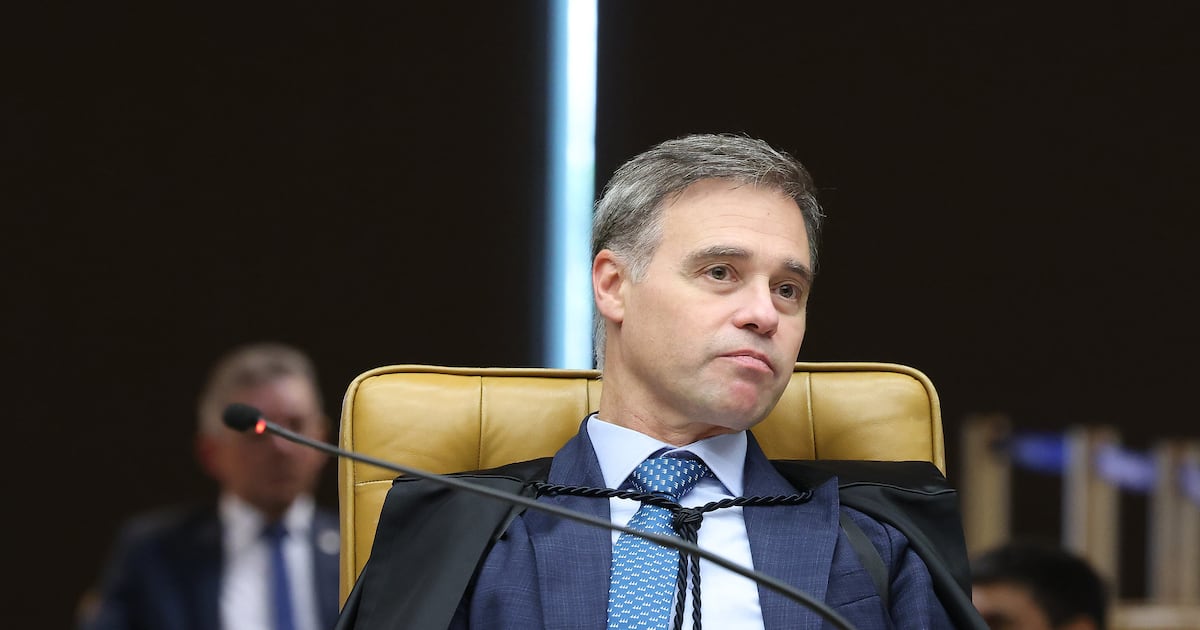 Mendonça defende remoção de posts sobre Flávio e Nossa Senhora, mas veta bloqueio de perfis