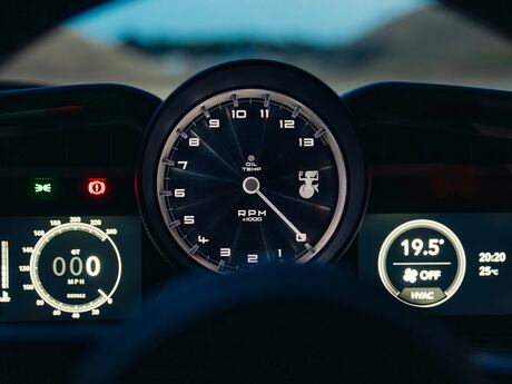 Playboys vão disputar sucessora de McLaren F1 rara, que tem só o ‘banco do piloto’ e vale R$ 31 mi