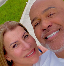 Rick e a esposa, Geralda Helena, no condomínio onde tinham casa em Orlando, nos EUA Foto: Reprodução/Instagram