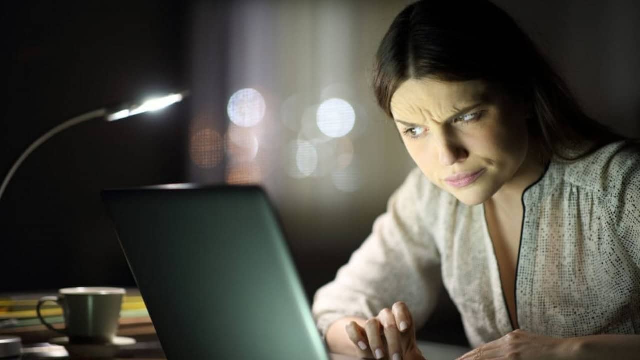 Bancos fazem alerta sobre novos riscos de fraudes em compras feitas por IA
