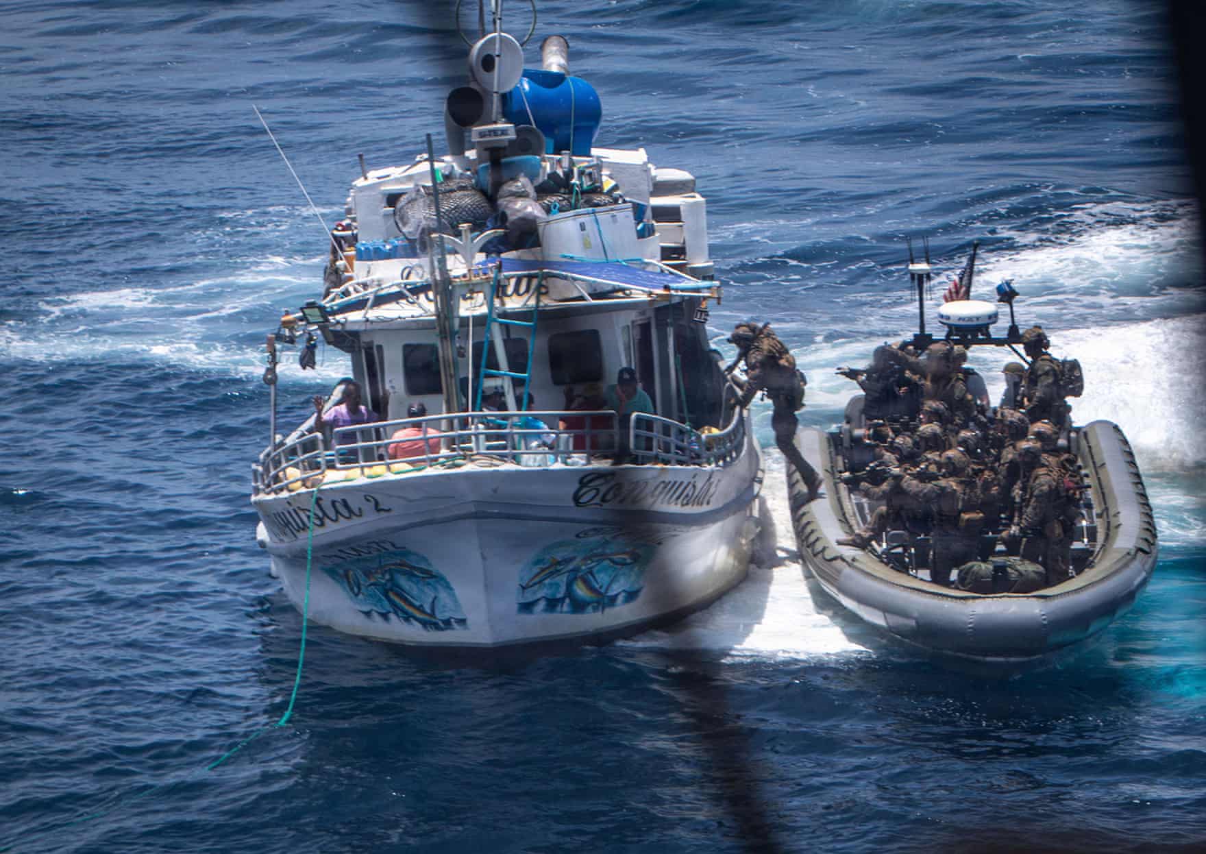 Ataques dos EUA a barcos de pesca equatorianos levantam preocupações humanitárias, mas a administração Trump não recua
