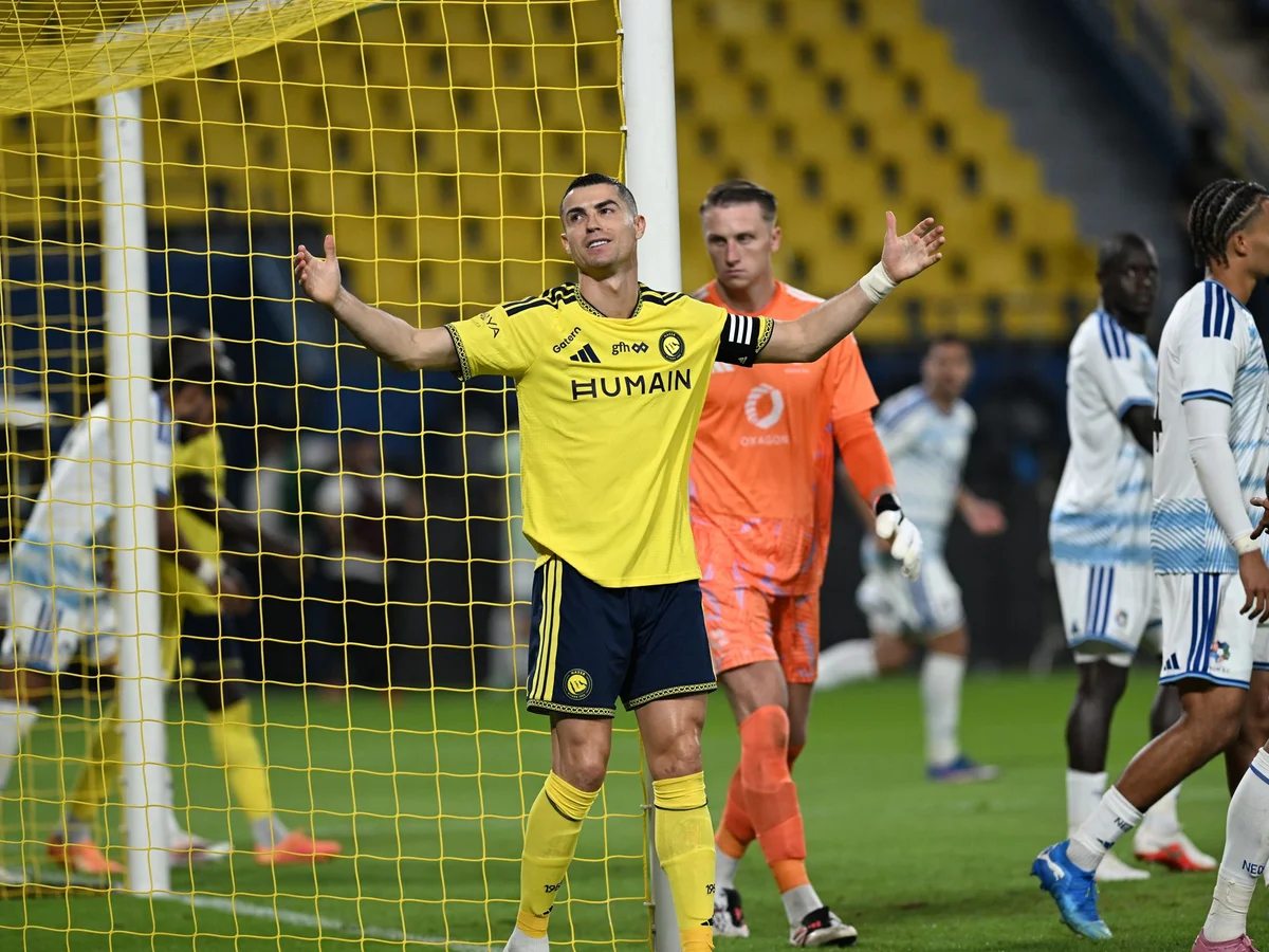 Jornal espanhol critica Cristiano Ronaldo após jogo do Al-Nassr: "É humano"
