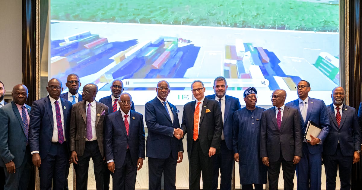 A DP World assina acordo para grandes projetos portuários na Nigéria no âmbito de um investimento de US$ 3 bilhões na África