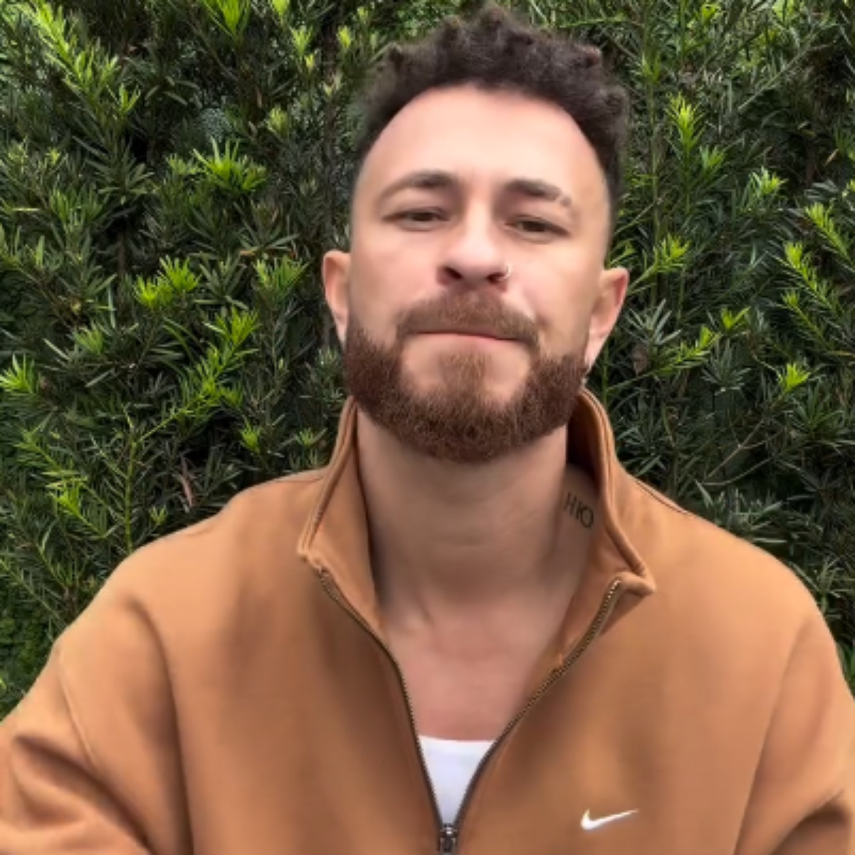 Fred Bruno relata momentos de tensão após tiro em bar de SP: 'Comecei a mancar'