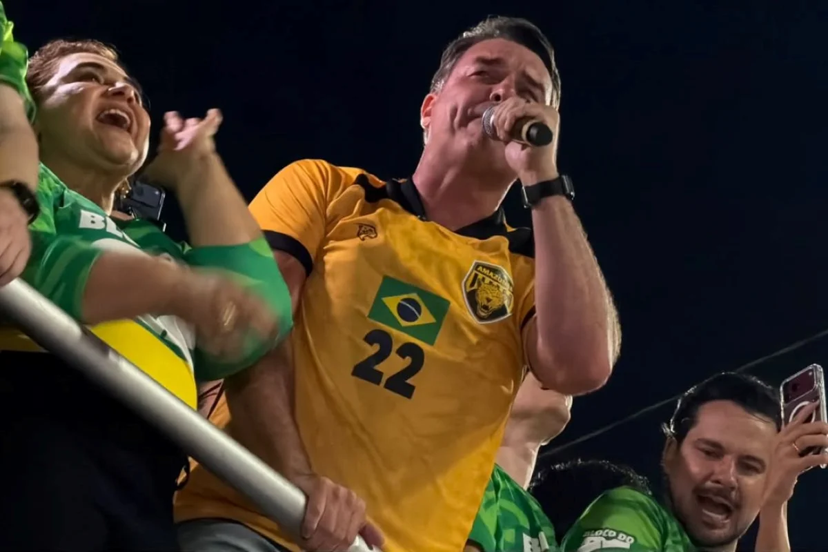 Flávio Bolsonaro promete liberdade na terra, mas esquece a Constituição