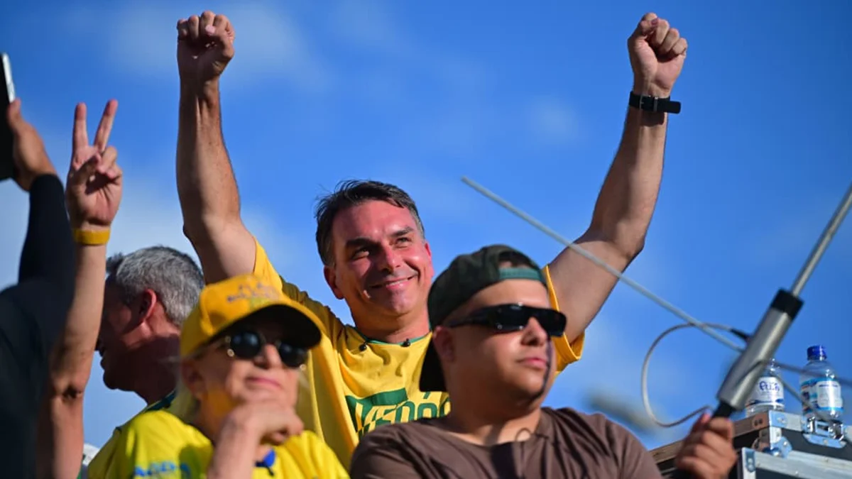 Apoiados por Flávio Bolsonaro conquistam 30 vagas no Senado