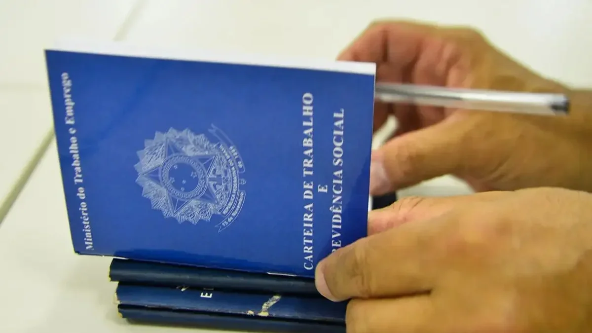DF encerra semana com mais de 600 vagas e salários de até R$ 4,8 mil